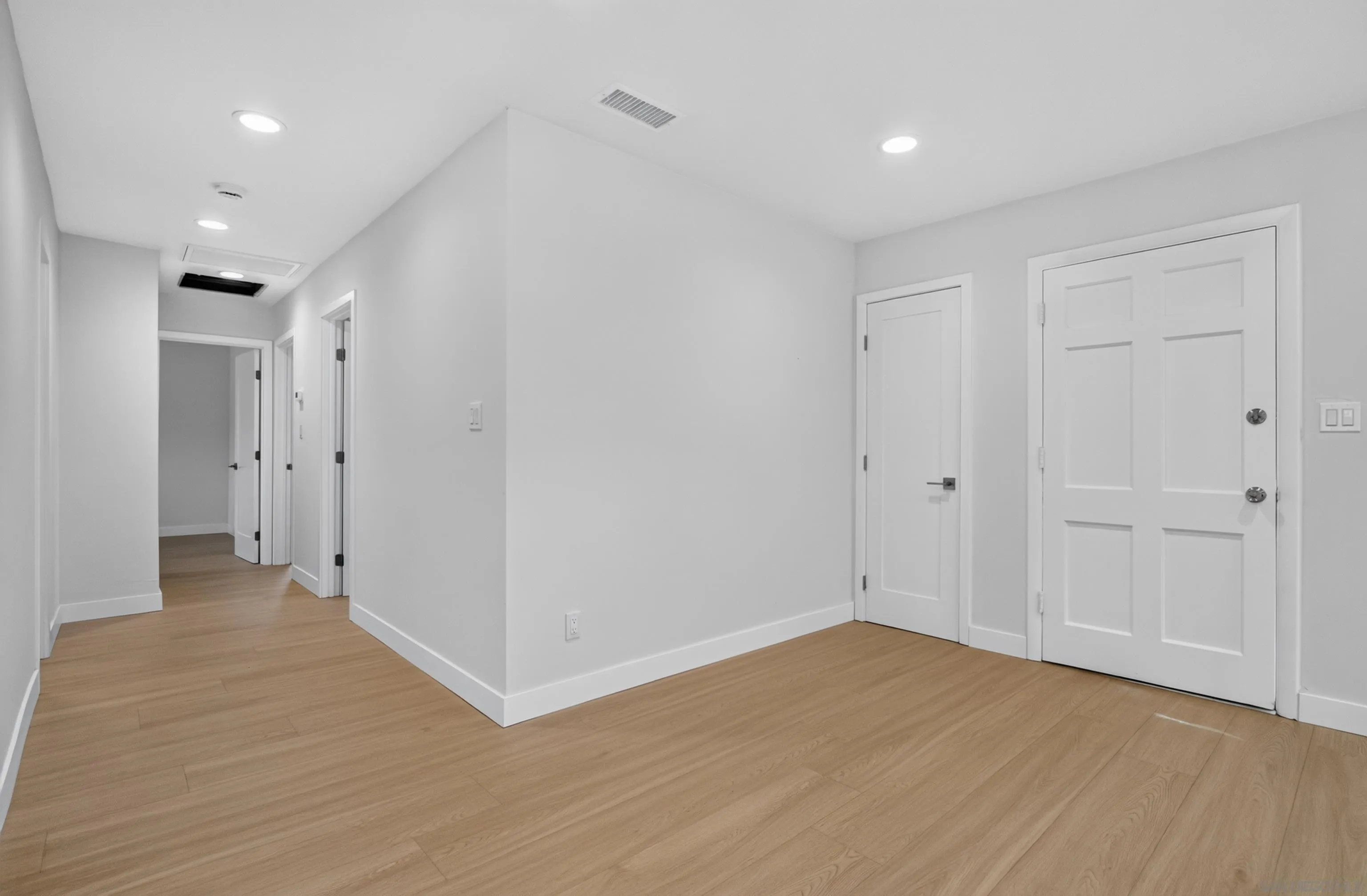 https://cdn.realtyfeed.com/cdn/127/260019461/d3d81fc07677b60f69f1dcf560bd0ad8.webp