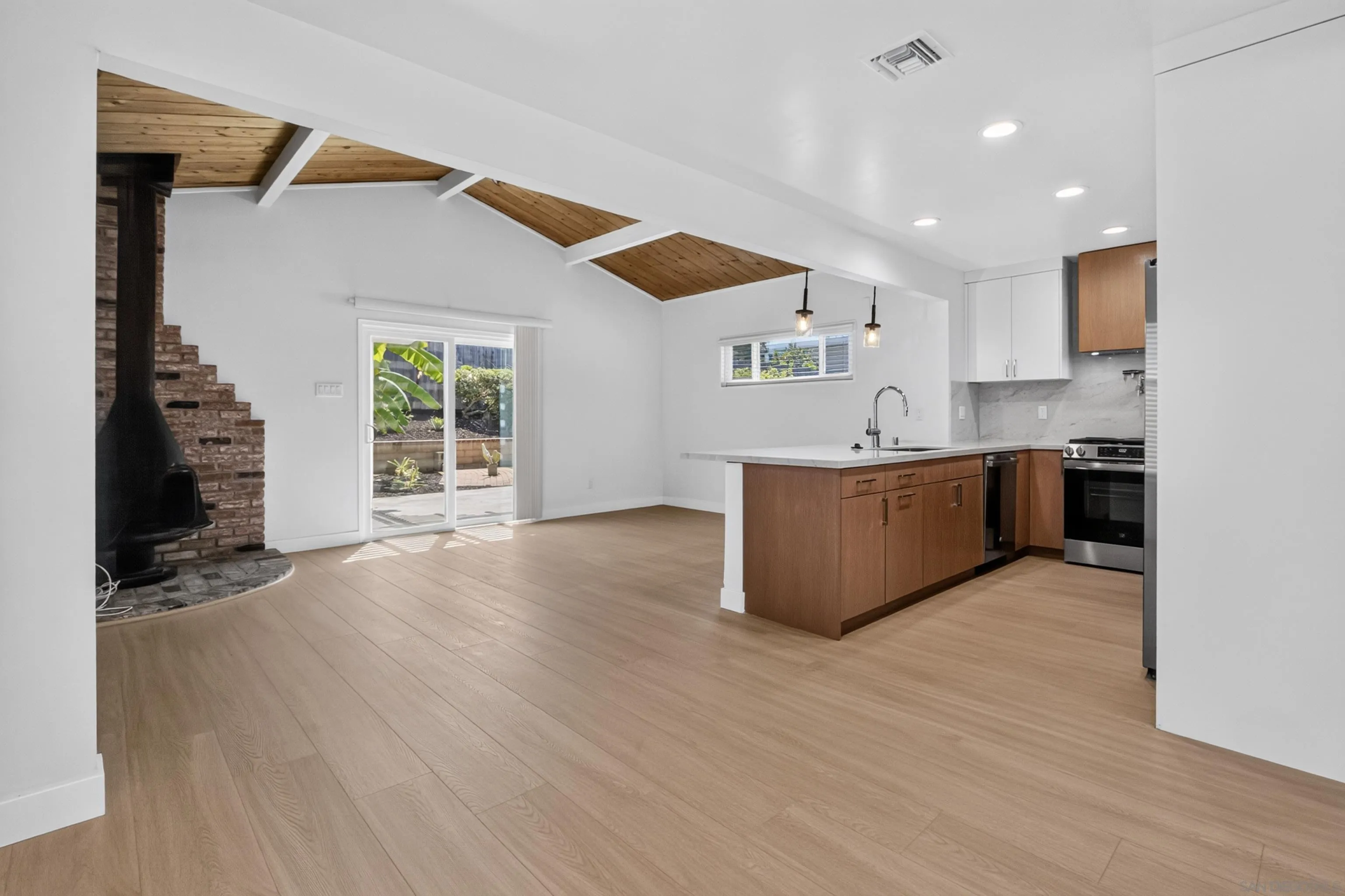 https://cdn.realtyfeed.com/cdn/127/260019461/e737916a3b912b85e1be4e34e96d9f46.webp