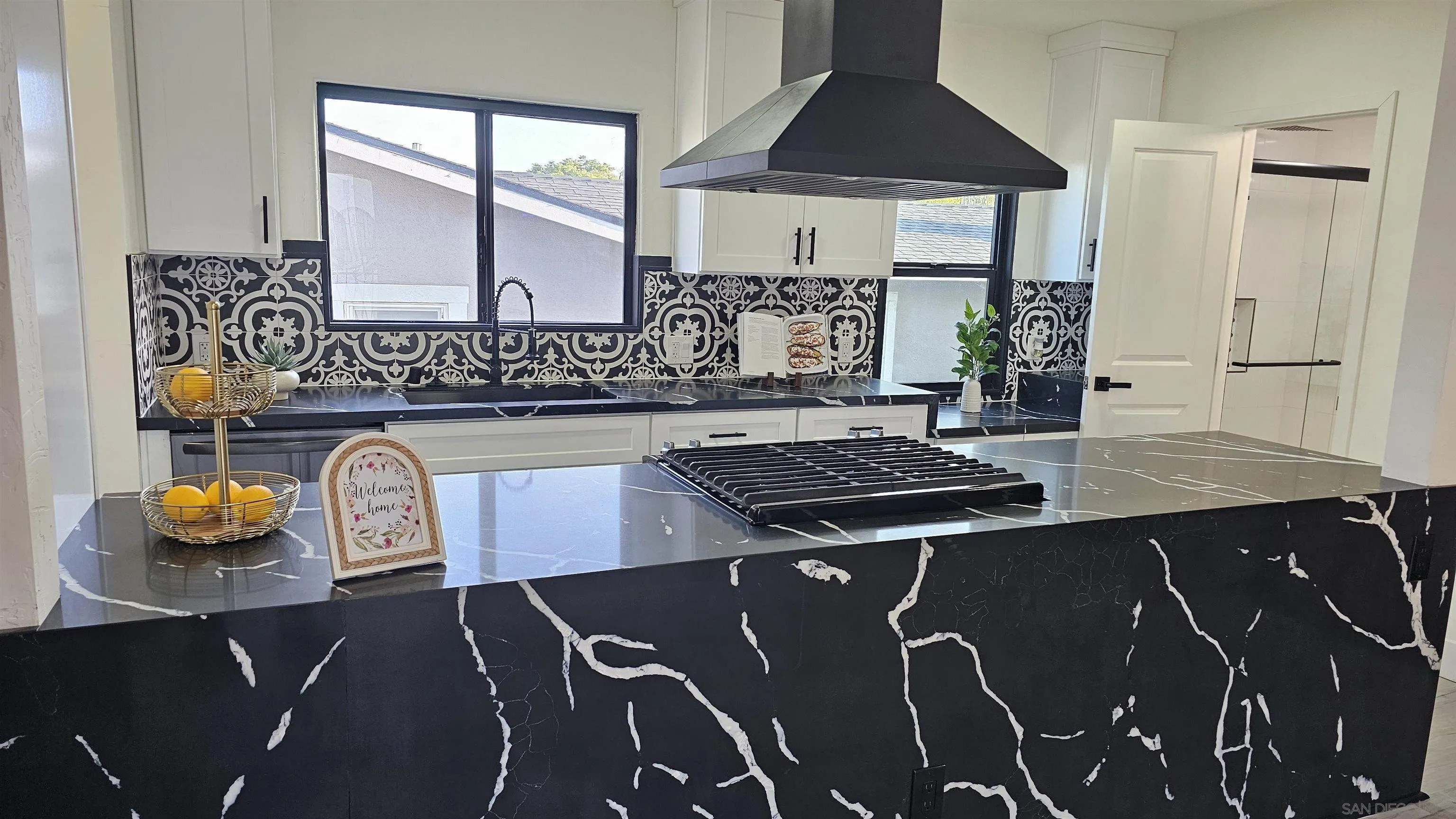 https://cdn.realtyfeed.com/cdn/127/260019463/343be3cce50d11992a3160638396be9c.webp