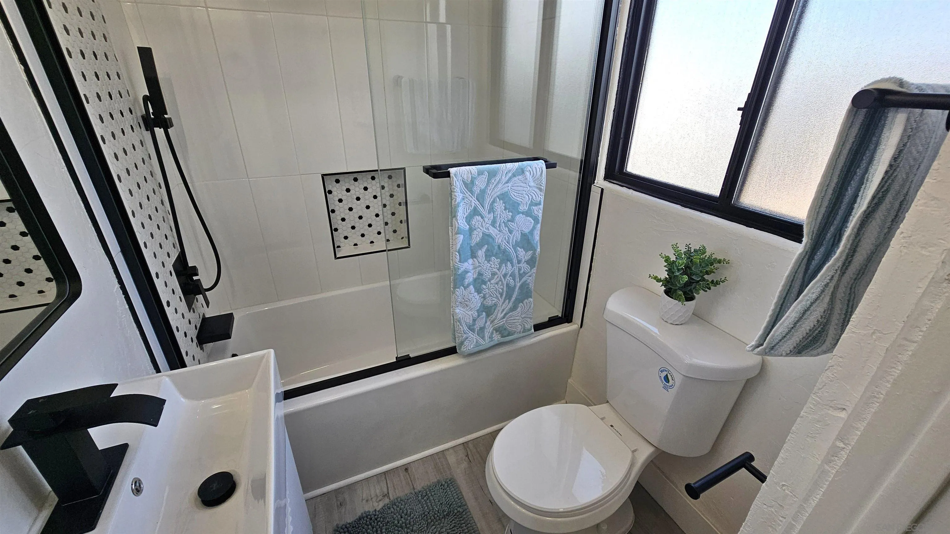 https://cdn.realtyfeed.com/cdn/127/260019463/c3c6ffcd77d93d94aef58661fc2d2e0a.webp