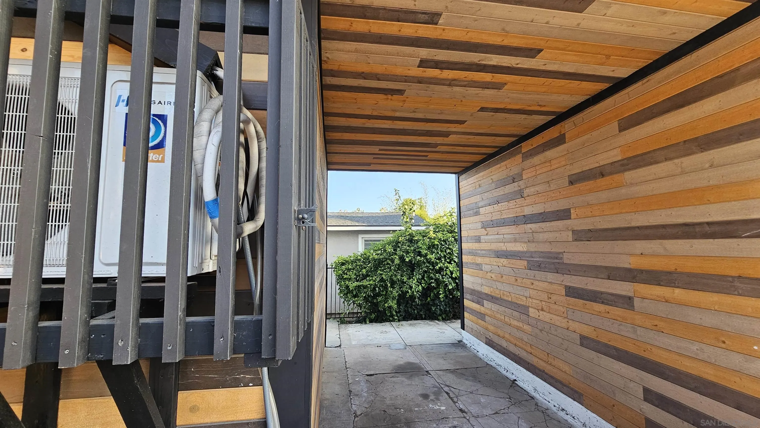 https://cdn.realtyfeed.com/cdn/127/260019463/d604653669f81764bcfbe3a8c4989fbb.webp