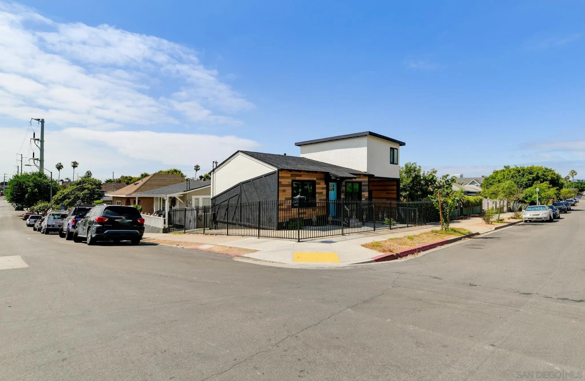 https://cdn.realtyfeed.com/cdn/127/260019463/e7c24d9b27d1a2d8606307f9589cef8c.webp