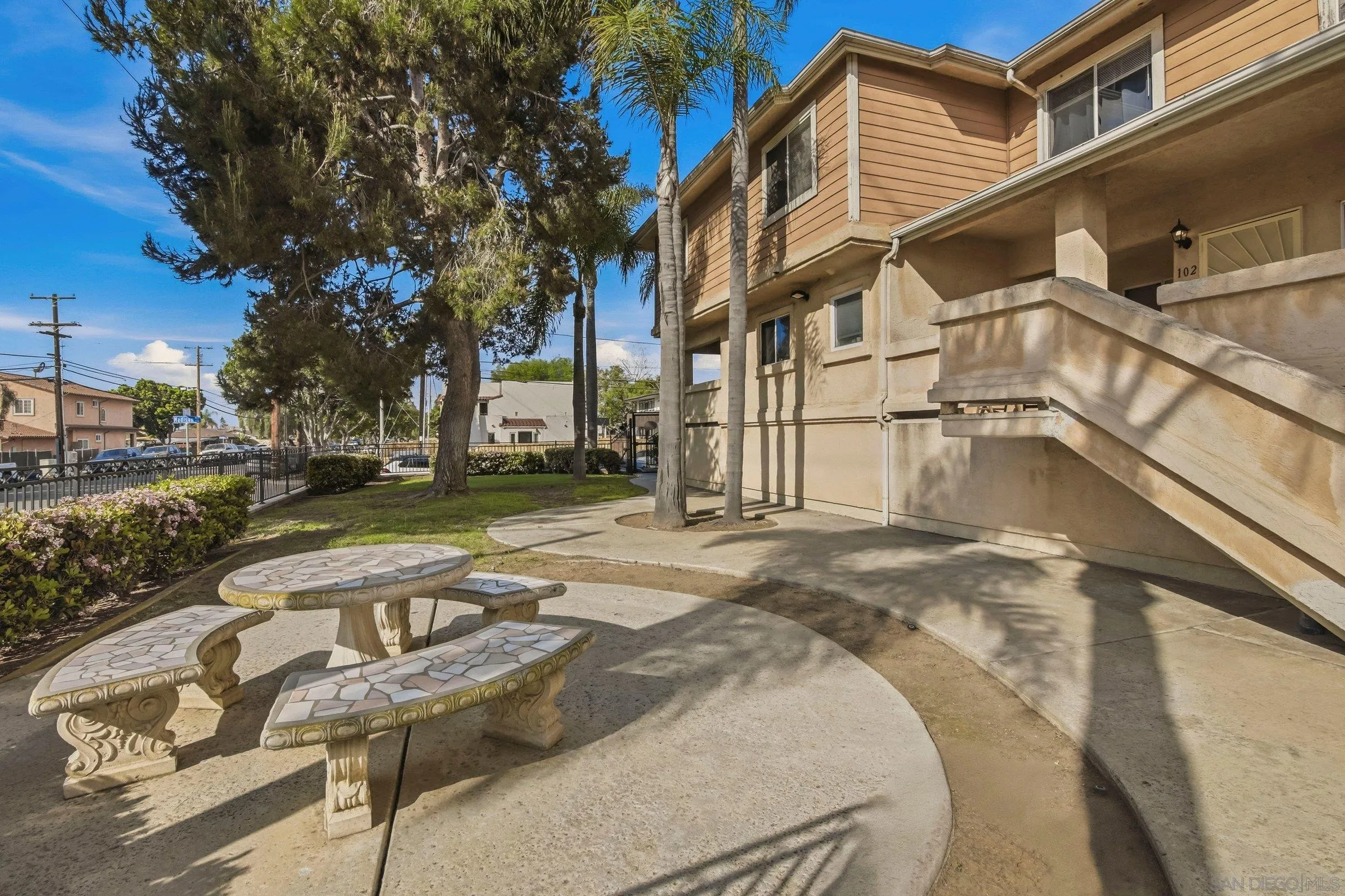 https://cdn.realtyfeed.com/cdn/127/260019466/825d0b4619536285e87fd45896d08177.webp