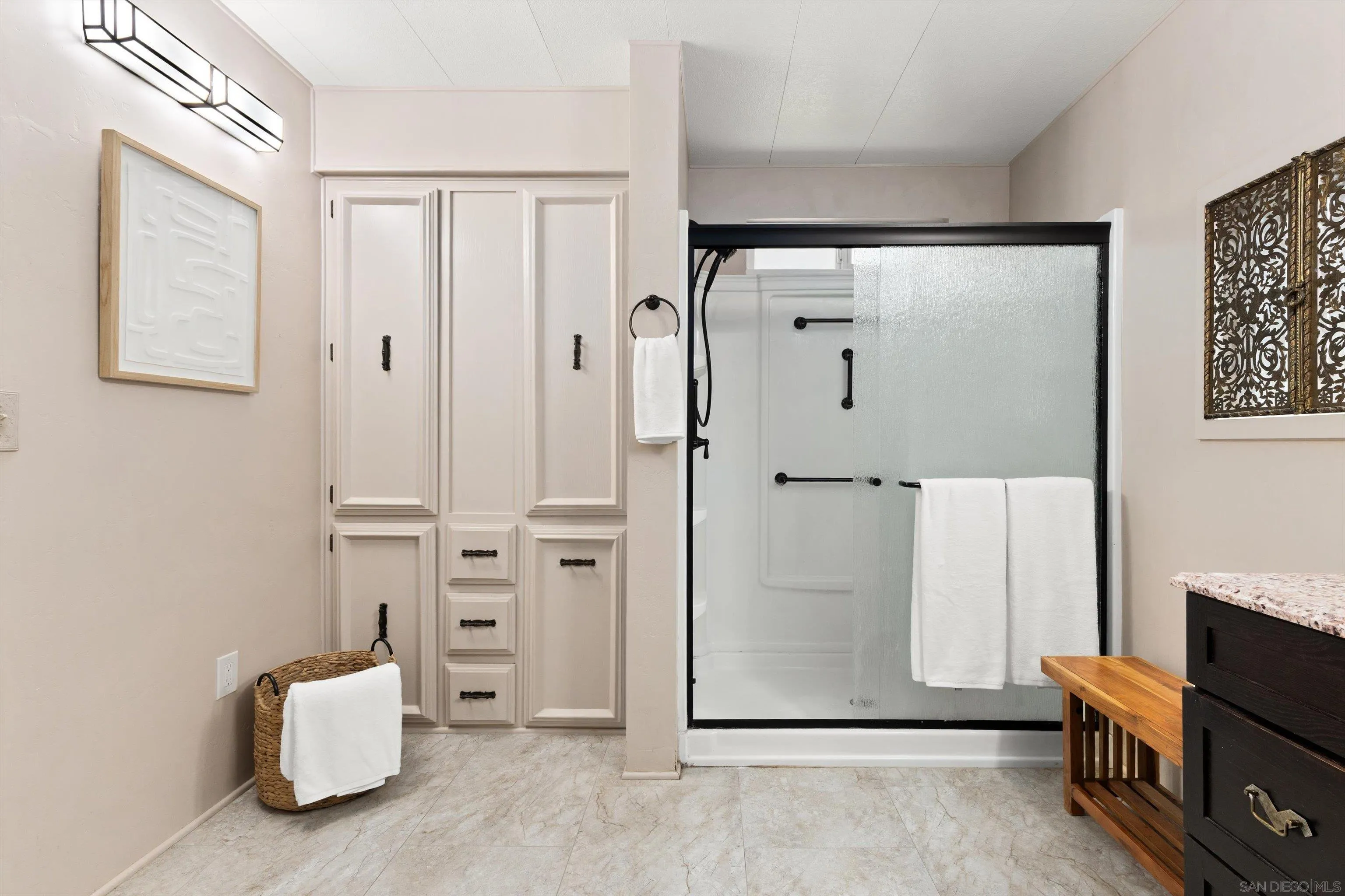 https://cdn.realtyfeed.com/cdn/127/260019471/07748dce5693746d8f79741df1934d22.webp