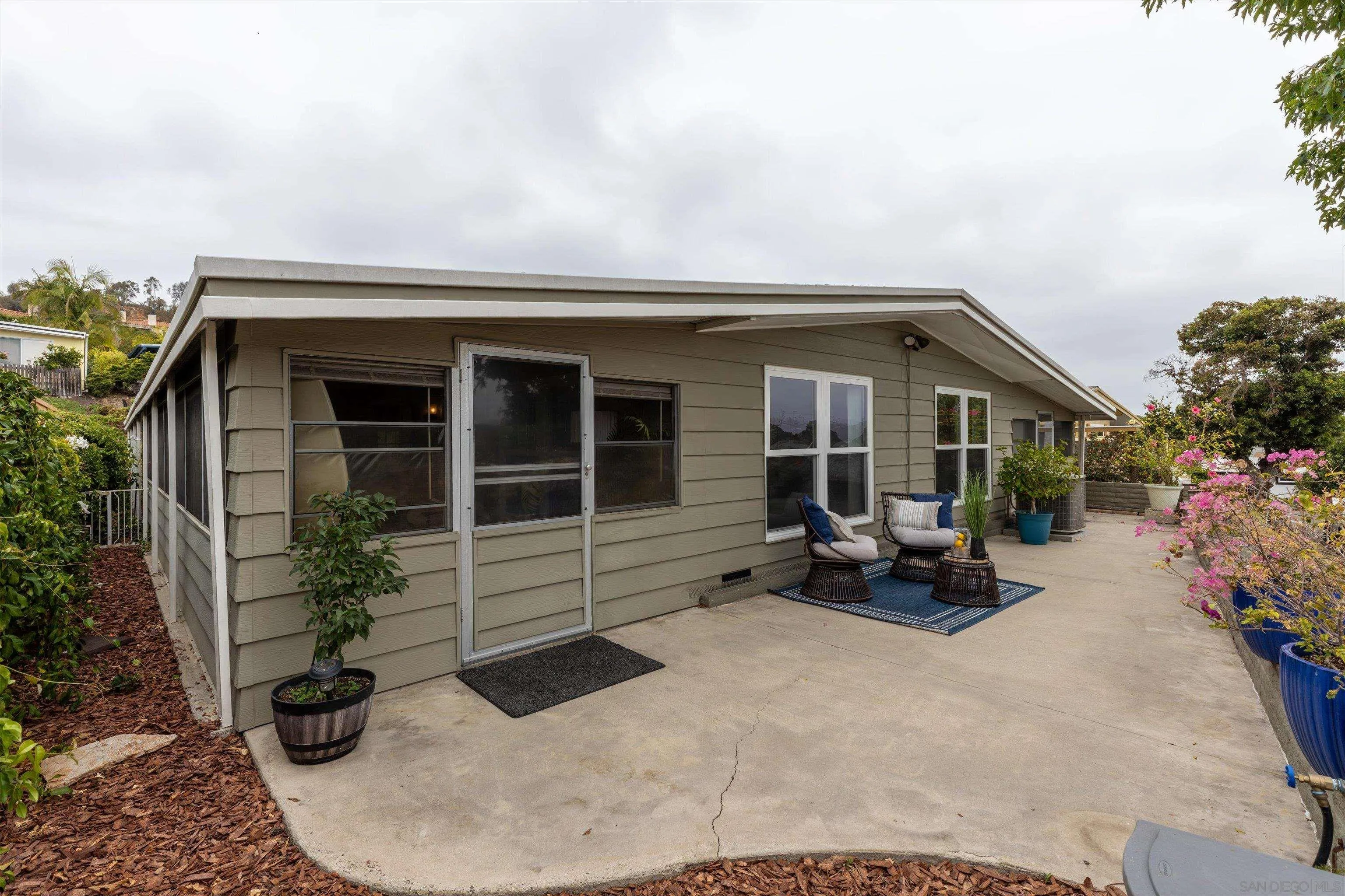 https://cdn.realtyfeed.com/cdn/127/260019471/232ce483b3230b6ae0feeb03dfe52b97.webp