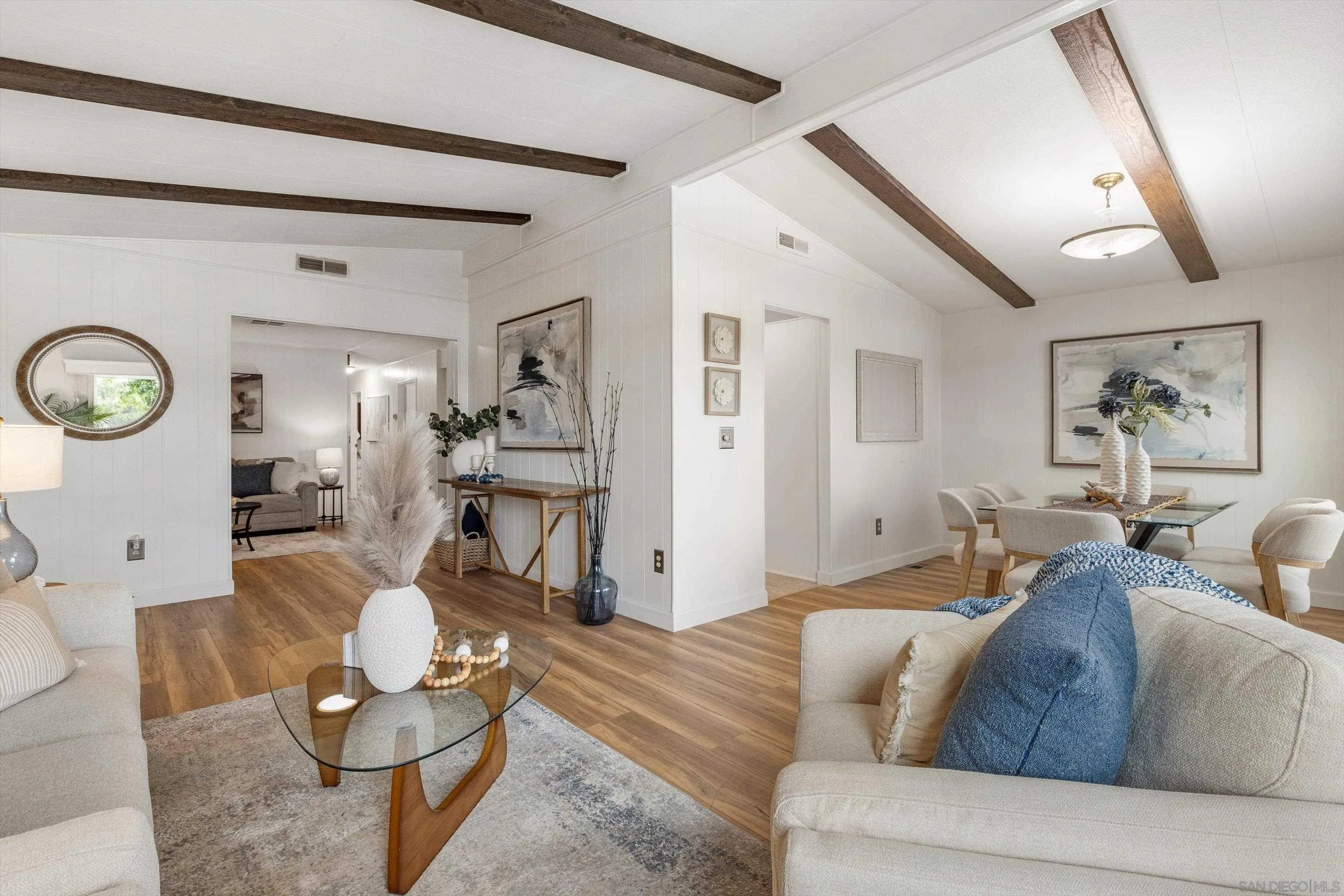 https://cdn.realtyfeed.com/cdn/127/260019471/2e86f909e4ccc21bee803d0433a4e88c.webp