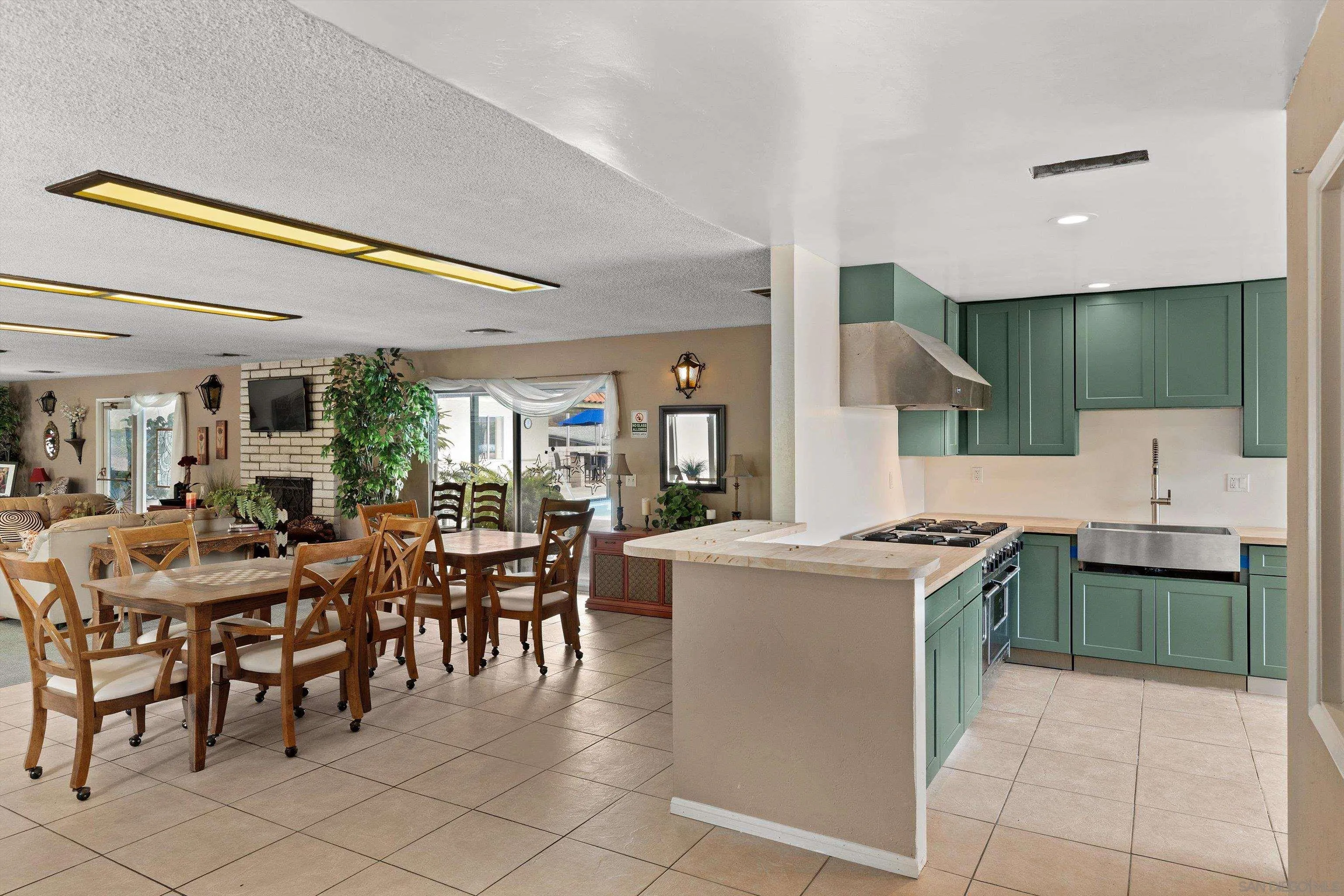 https://cdn.realtyfeed.com/cdn/127/260019471/300fbe67bf8820d55e8b790334ed2680.webp