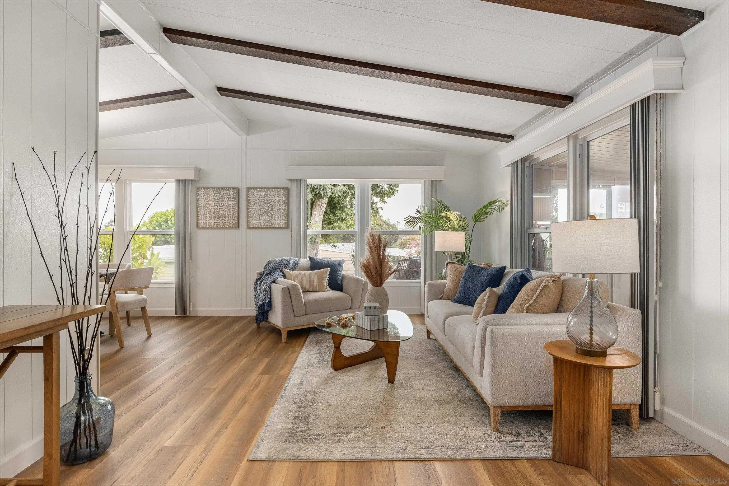 https://cdn.realtyfeed.com/cdn/127/260019471/b1fe879db388fdd0b052eccaad5cba5a.webp