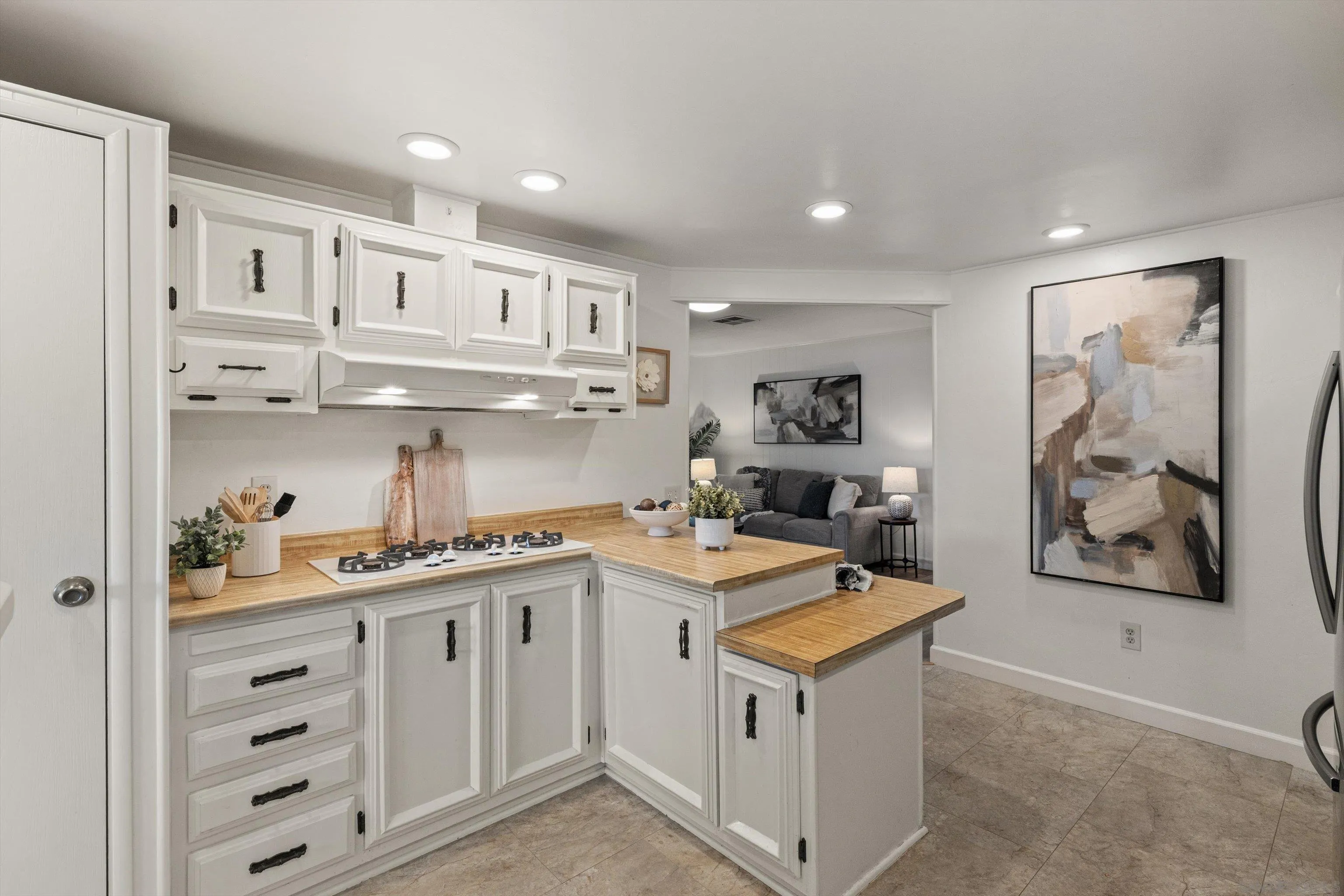 https://cdn.realtyfeed.com/cdn/127/260019471/c09884d87d901b78ed3349fa5106a10a.webp