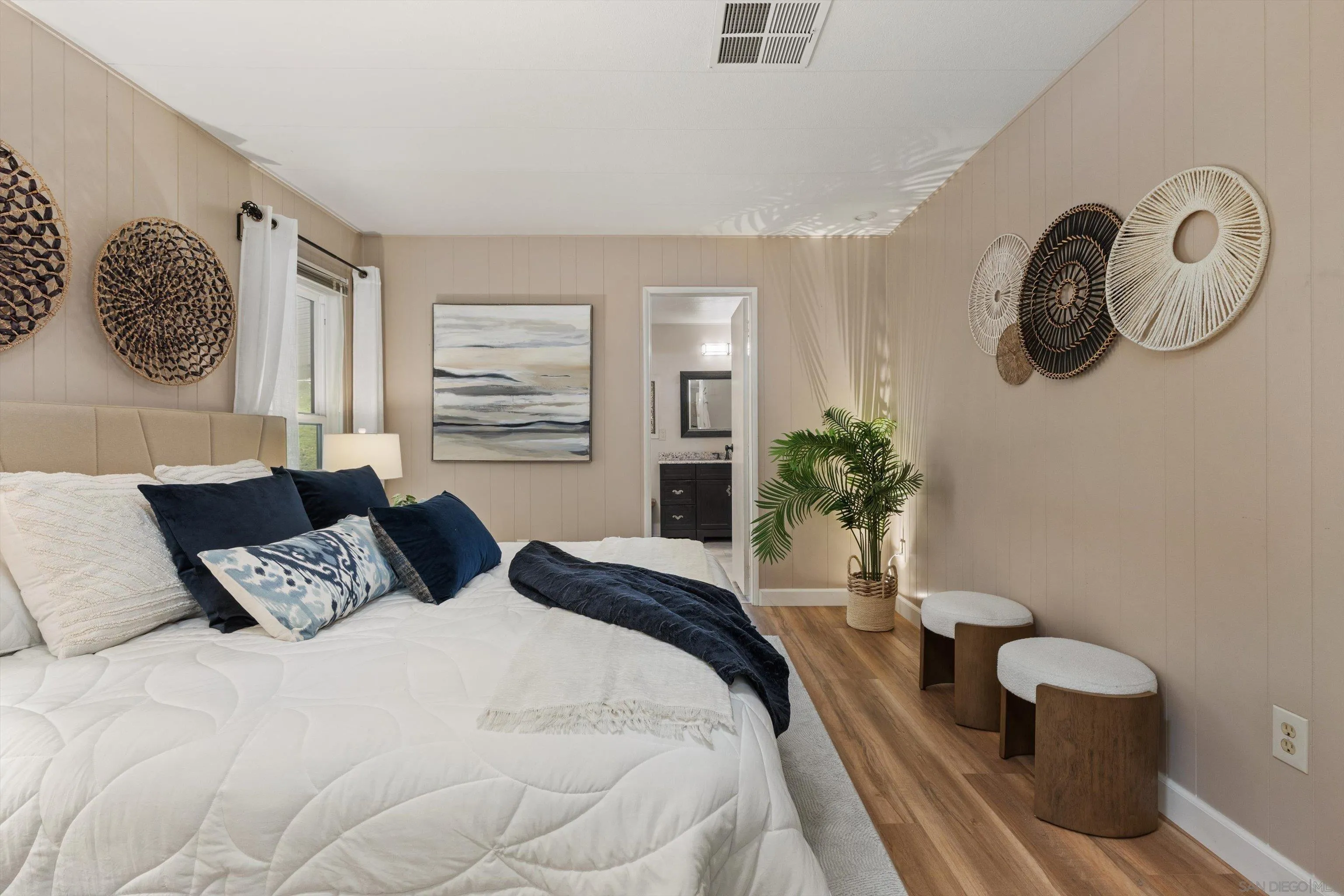 https://cdn.realtyfeed.com/cdn/127/260019471/c771a1e1b95e4ab782628b1278aac2d6.webp
