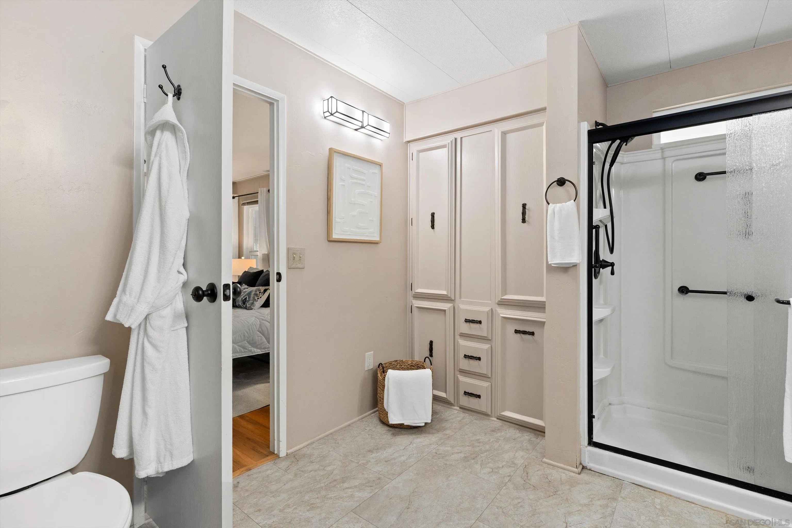 https://cdn.realtyfeed.com/cdn/127/260019471/dc1914216d7d4adaab313ac7084d9075.webp