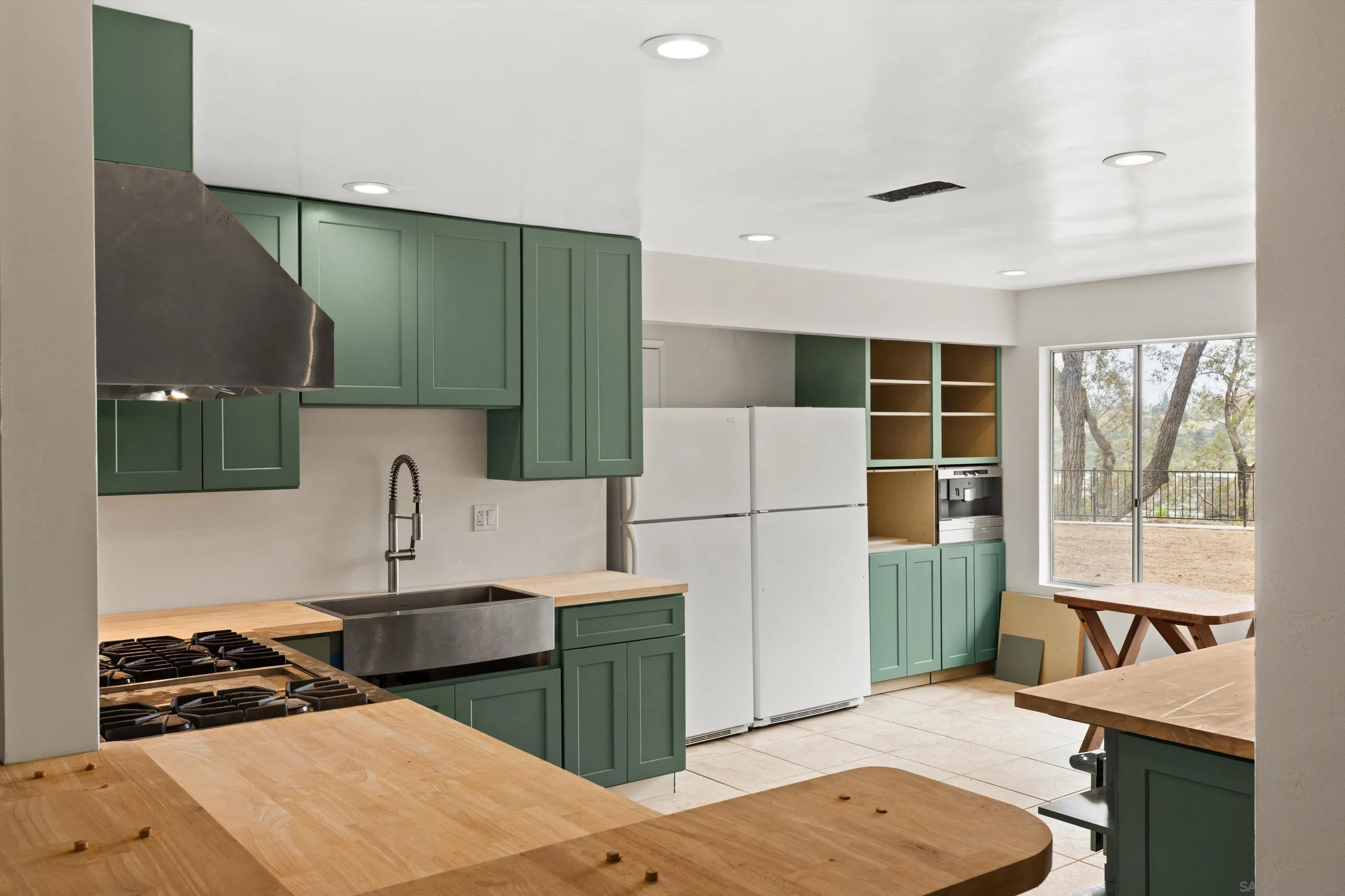 https://cdn.realtyfeed.com/cdn/127/260019471/ee5a39bf38e54f006c6e9ad0273f142f.webp