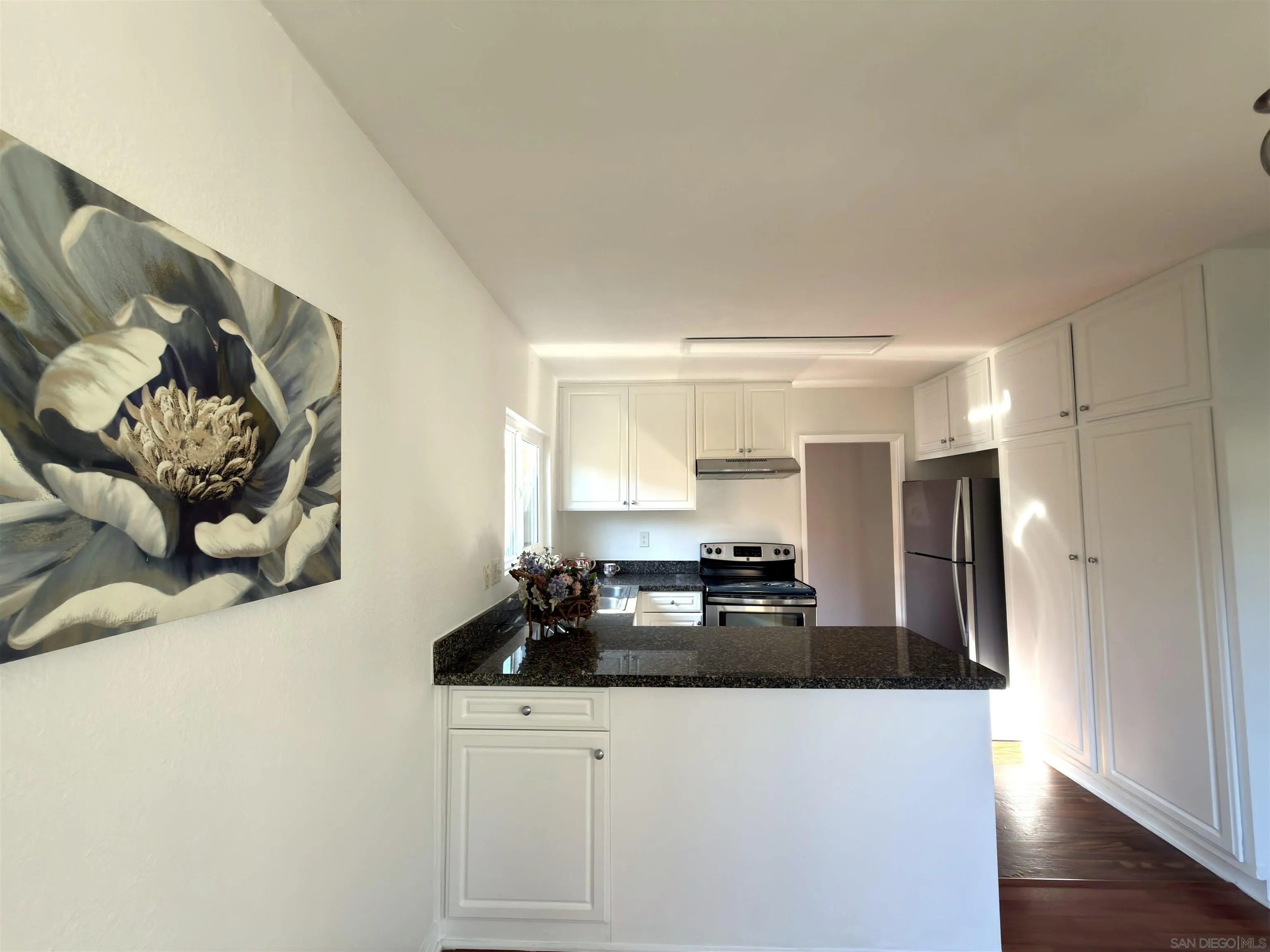 https://cdn.realtyfeed.com/cdn/127/260019472/4d2b9334685fb2e7f9ad284b43eb33d0.webp