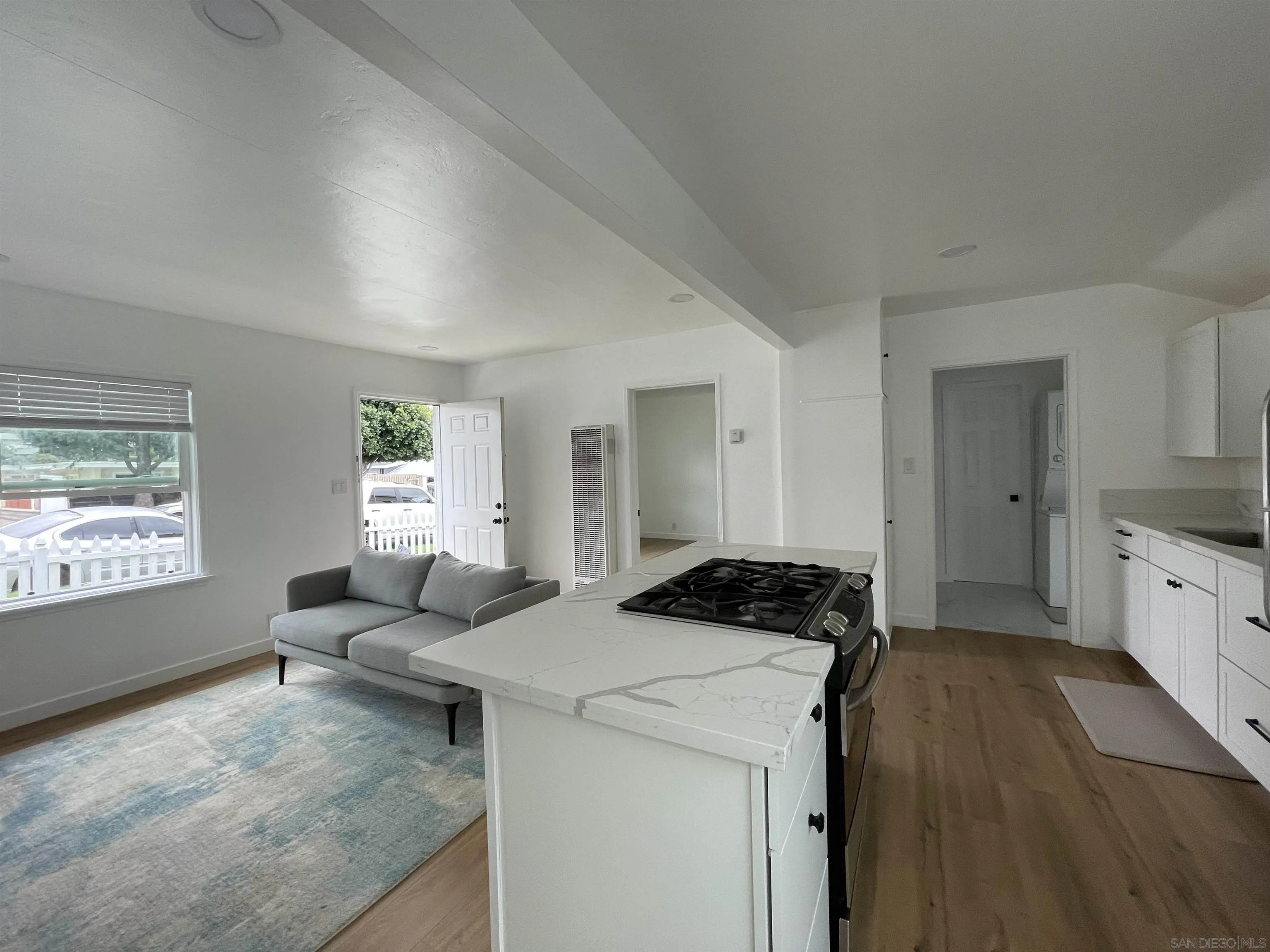 218-220 E Connecticut Ave, Vista, CA 92084 - Main photo, Vista, CA