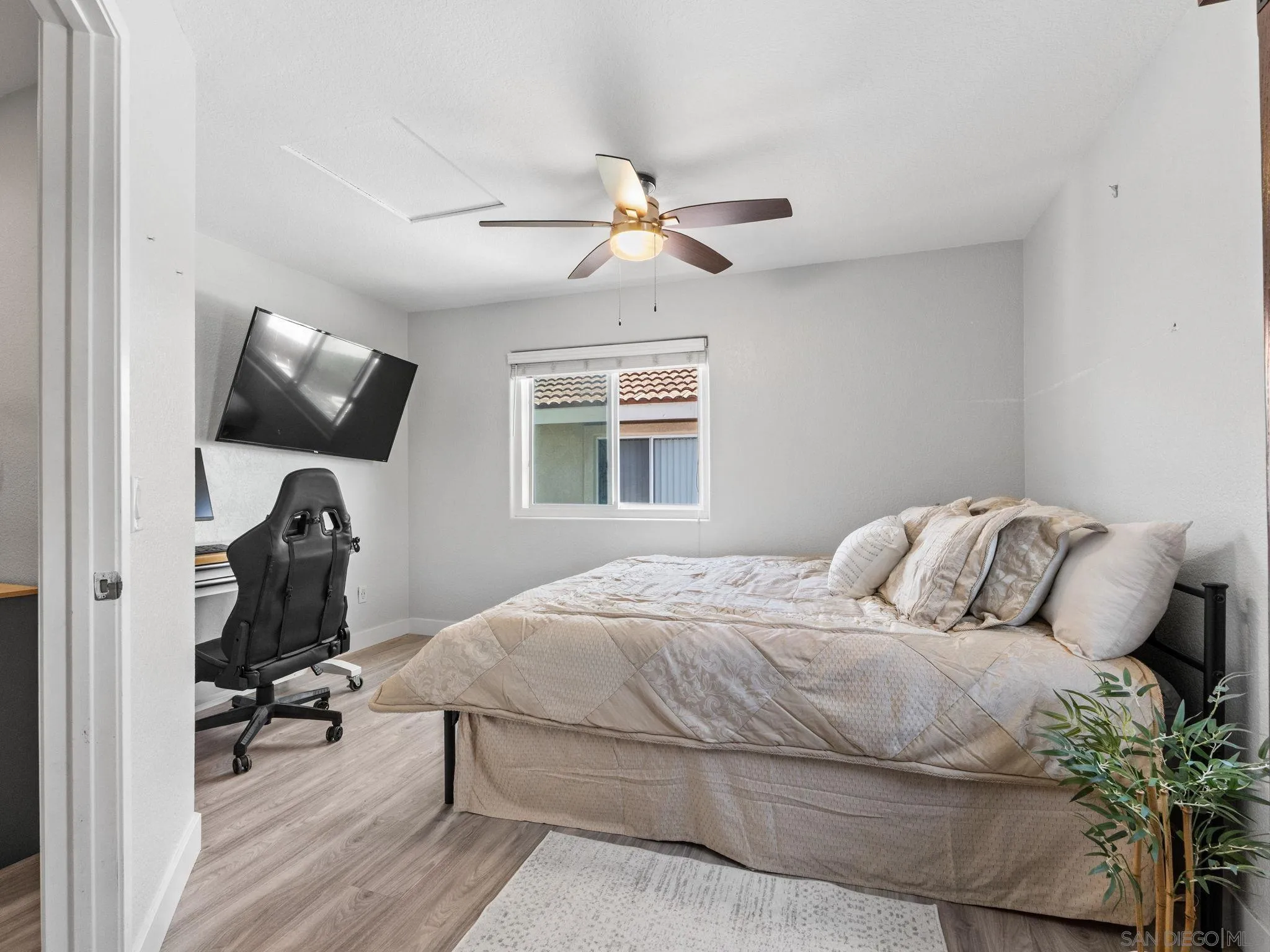https://cdn.realtyfeed.com/cdn/127/260019476/179842400033f3defcc79c128960311b.webp
