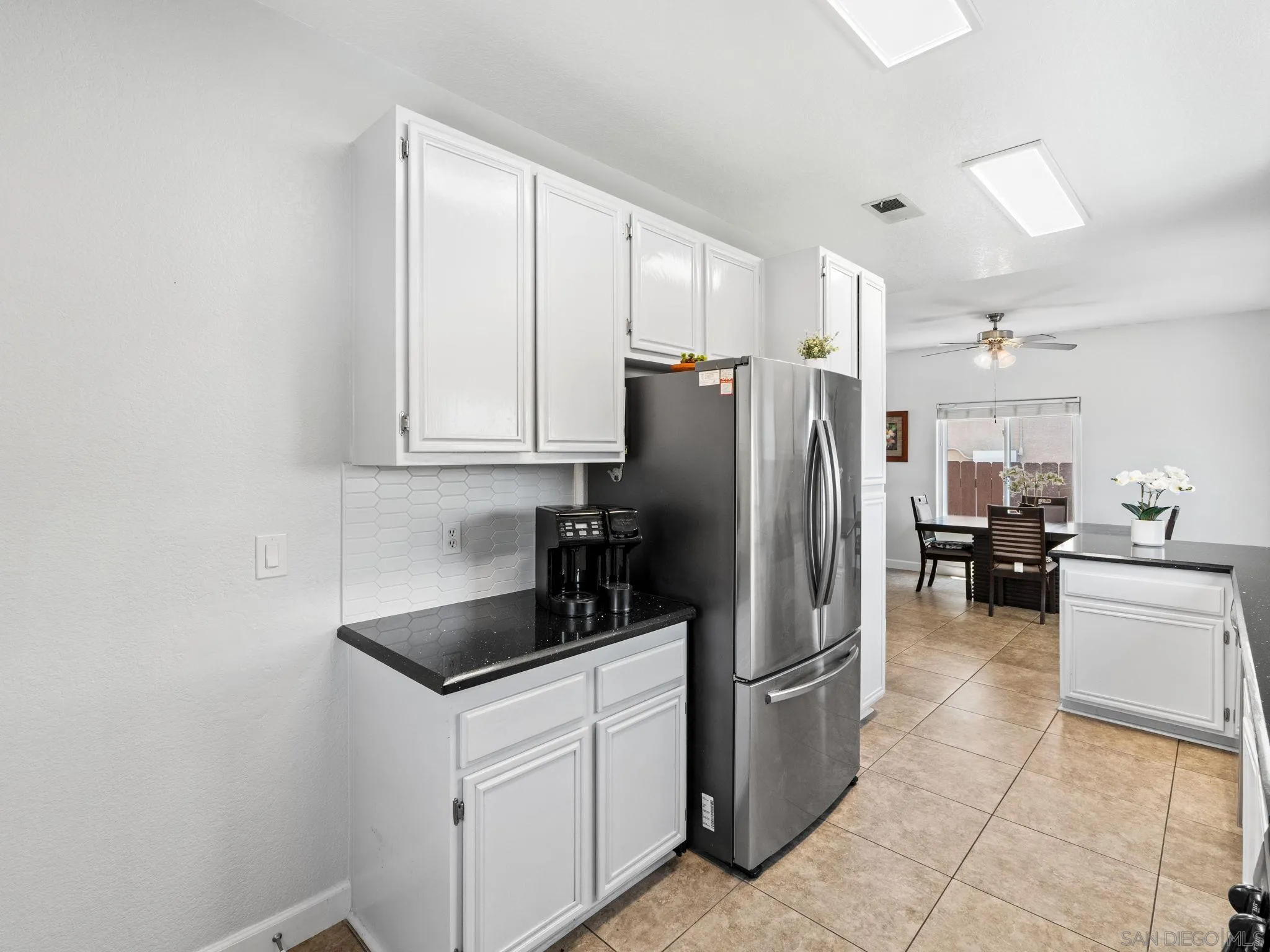 https://cdn.realtyfeed.com/cdn/127/260019476/854c98a7f5a0f9ac30079f9c2bf5ebf4.webp