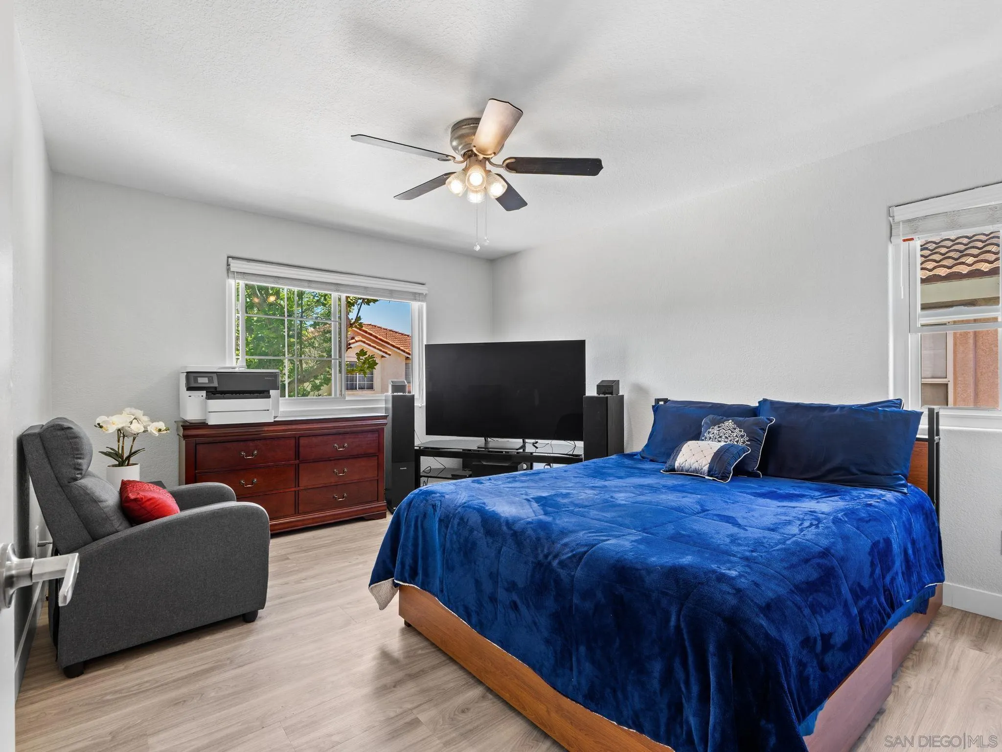 https://cdn.realtyfeed.com/cdn/127/260019476/f53f4b3b773015d1bead6733af85b4e4.webp