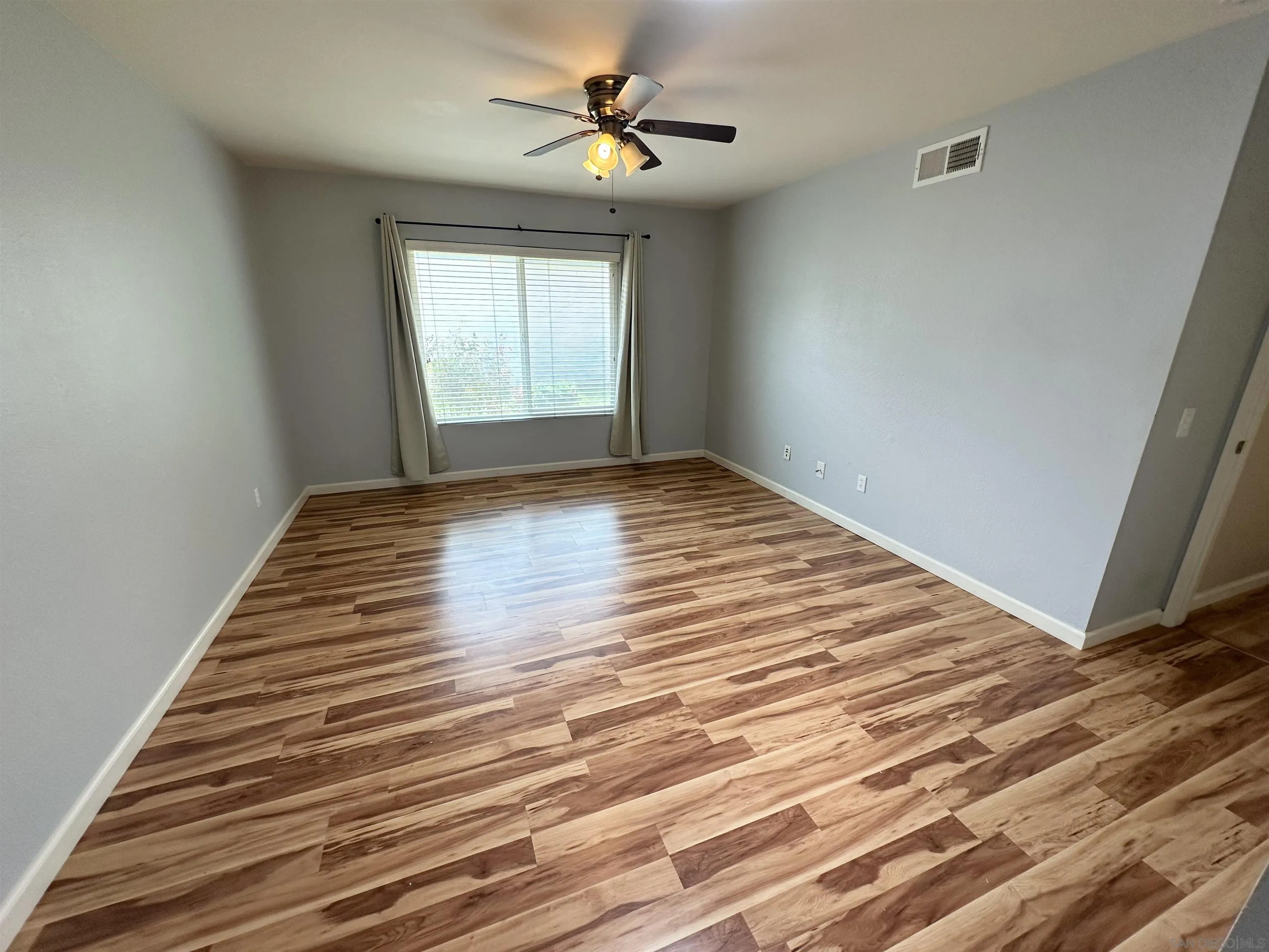 Photo #10: 260019478 Listing: Photo #10