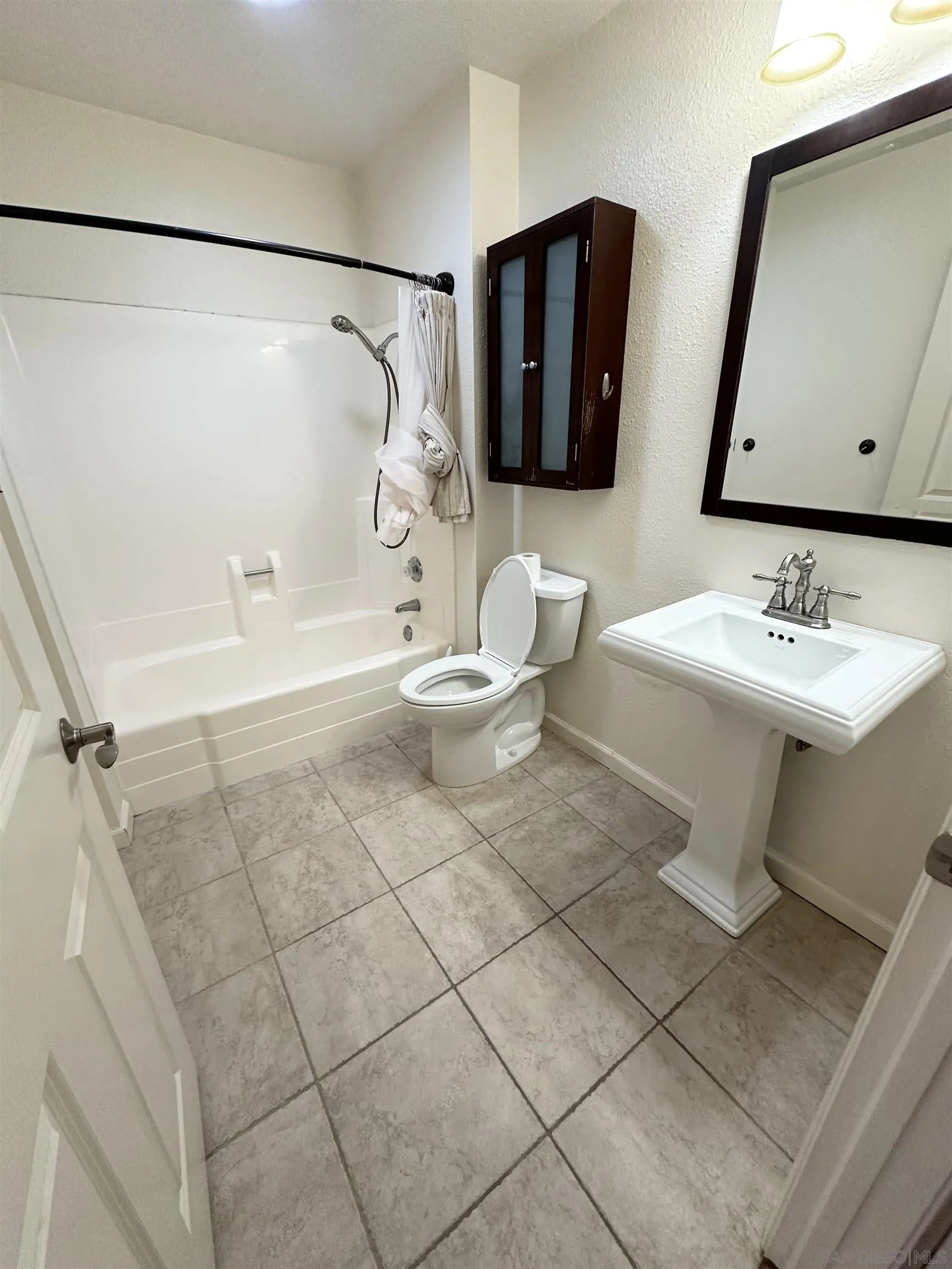 Photo #12: 260019478 Listing: Photo #12
