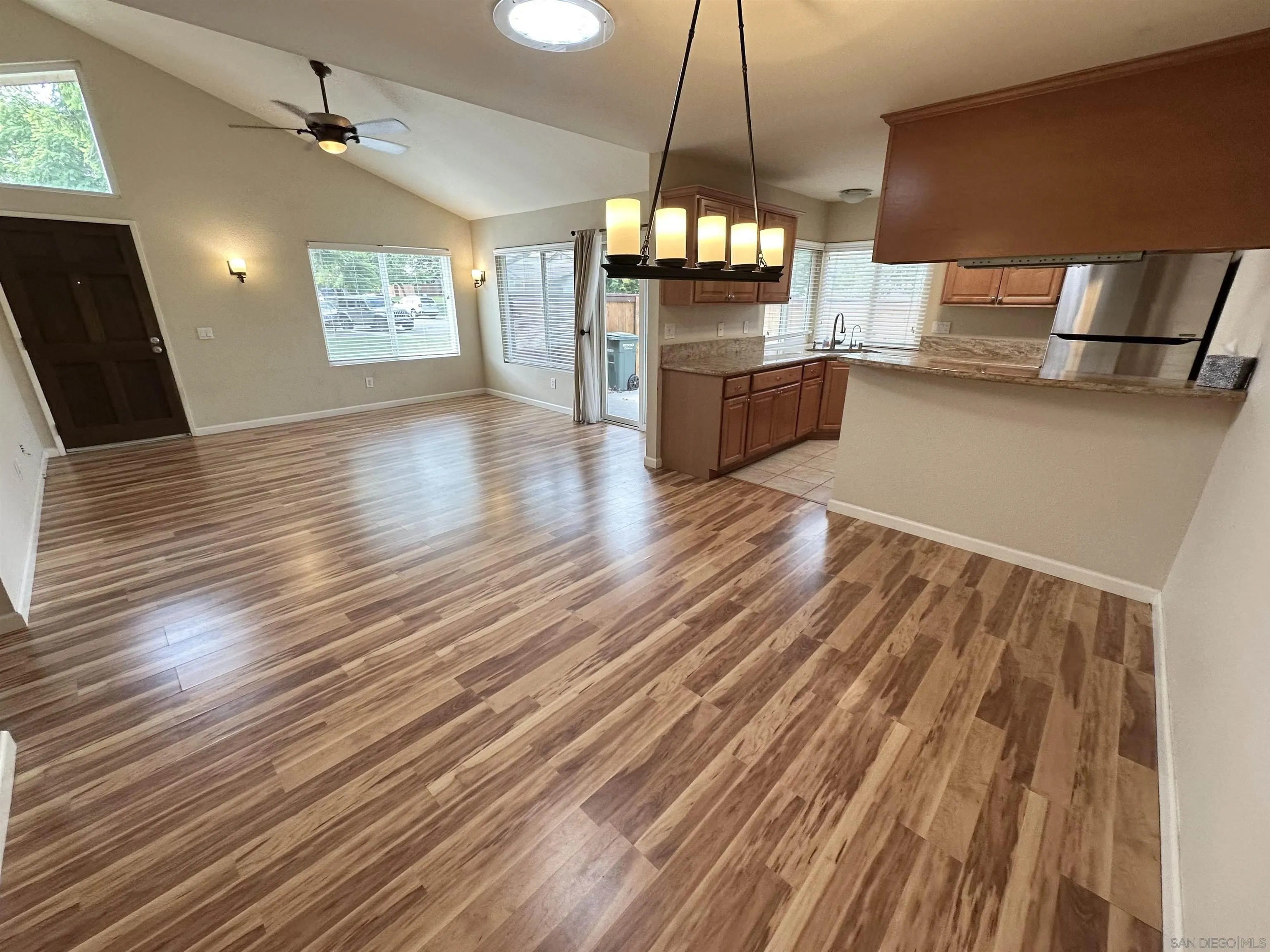 Photo #5: 260019478 Listing: Photo #5