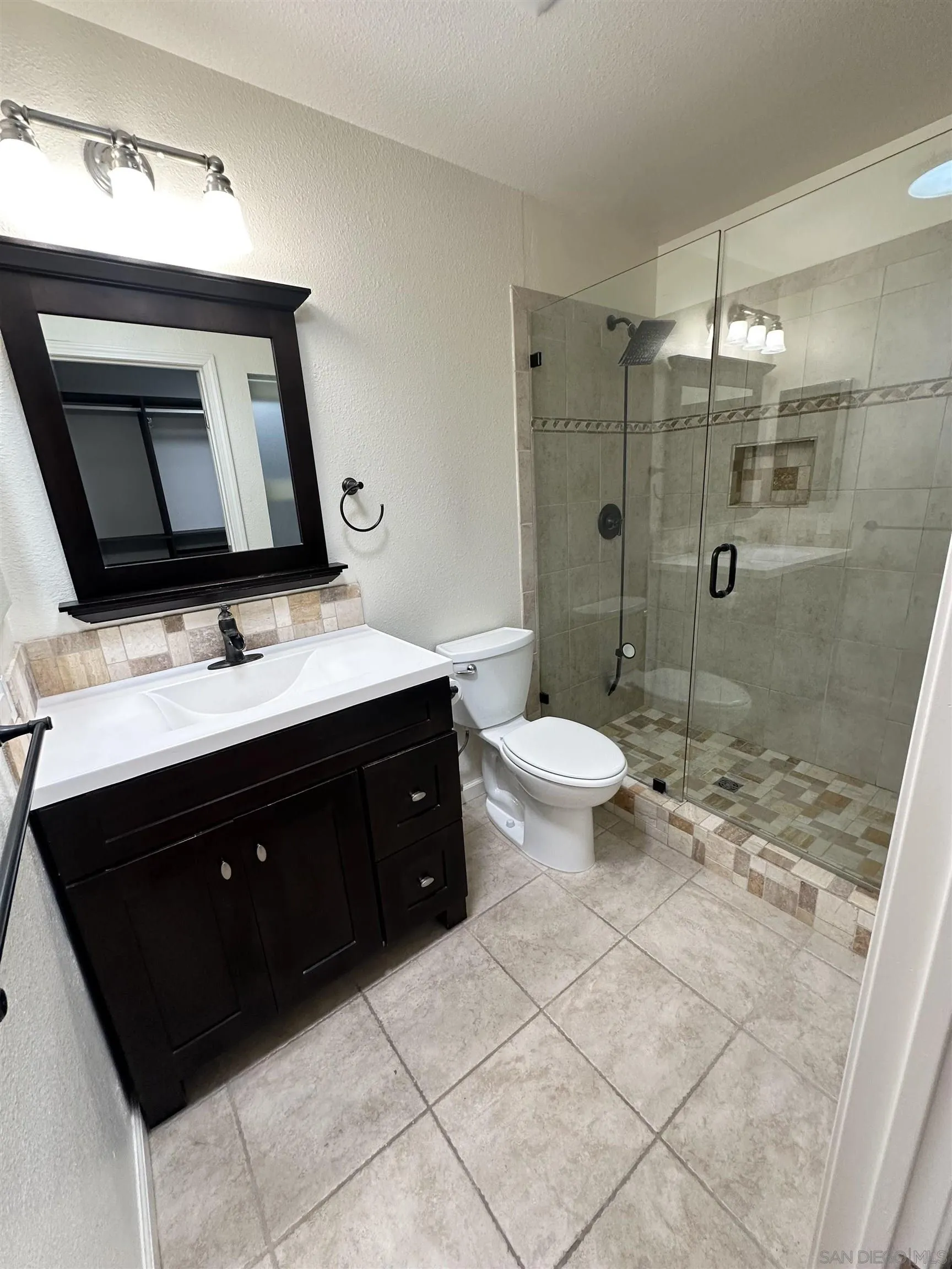 Photo #7: 260019478 Listing: Photo #7