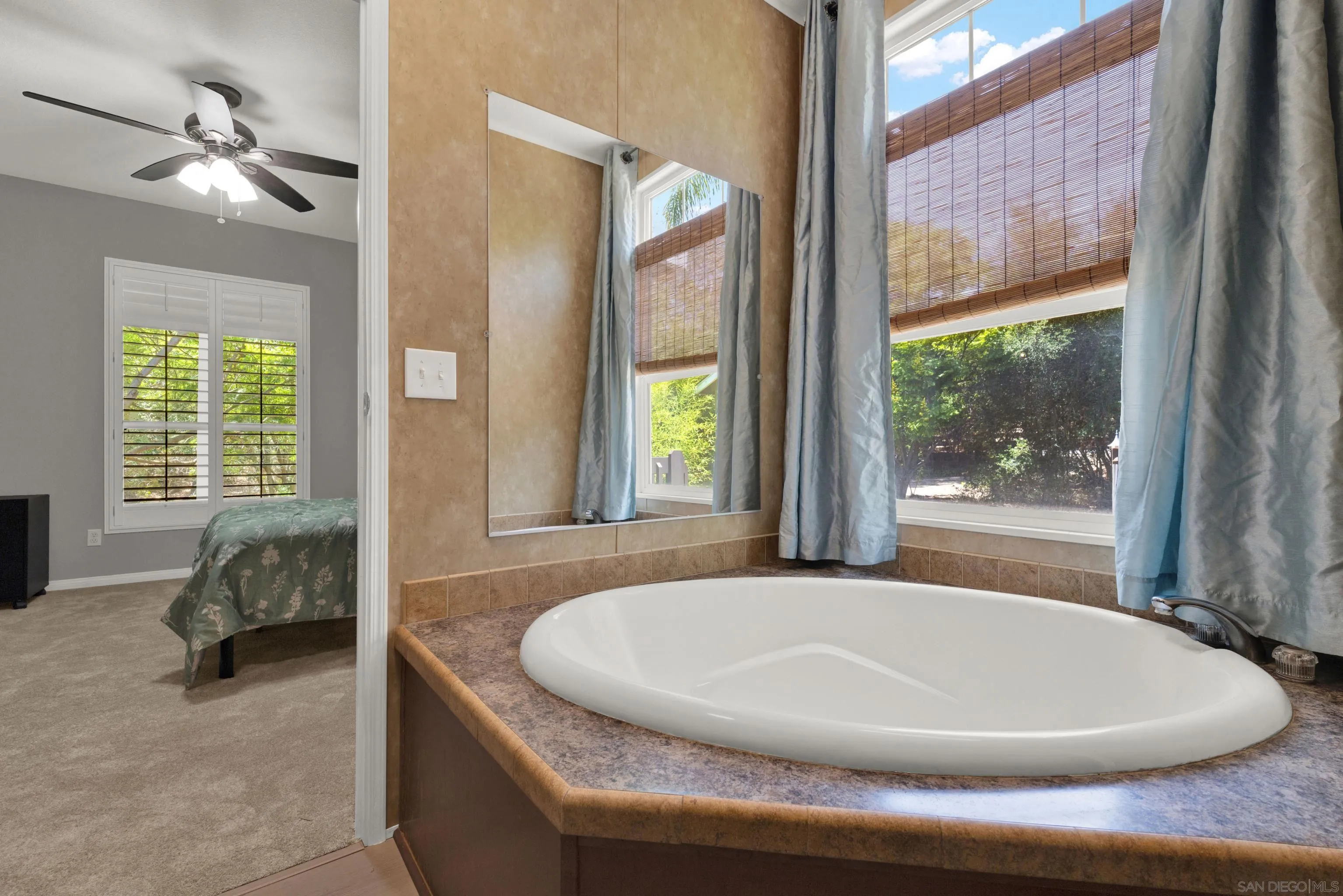 https://cdn.realtyfeed.com/cdn/127/260019481/a9ccd40bb35e5b6fe6fd64c3372cd0cc.webp