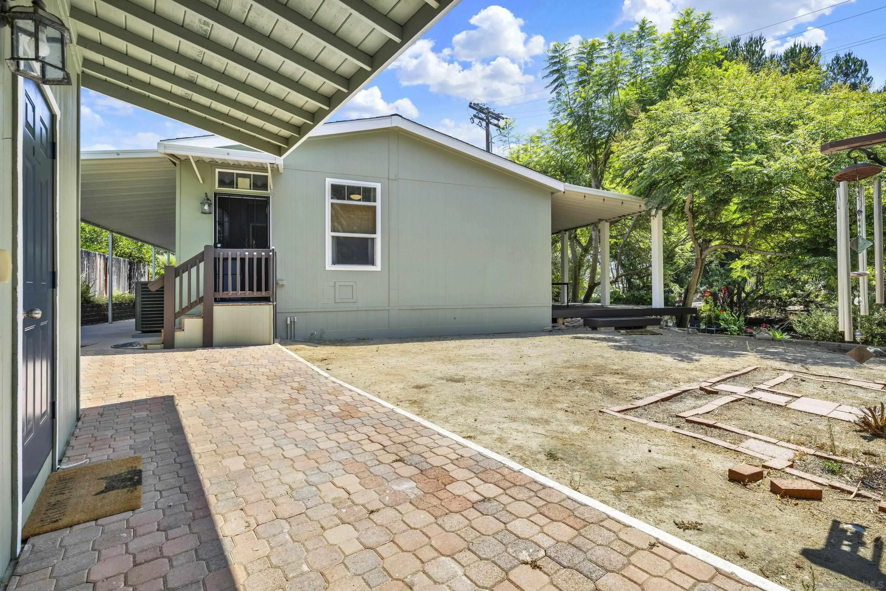 https://cdn.realtyfeed.com/cdn/127/260019481/d4e6129ec9a4d7b03e1ede5a28352166.webp
