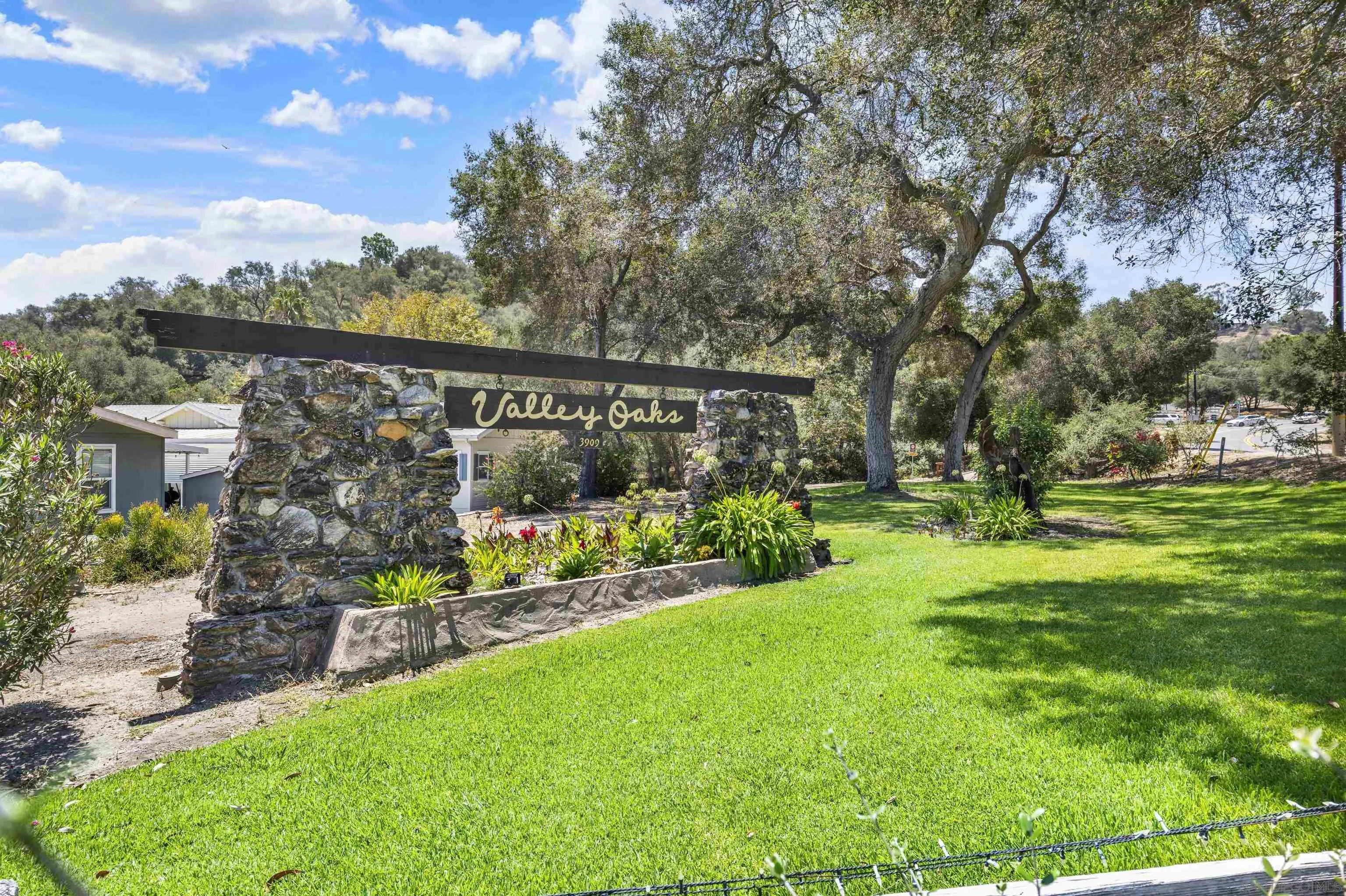 https://cdn.realtyfeed.com/cdn/127/260019481/eafb5d50edcf6cc1b9a260bfd92d1cf3.webp