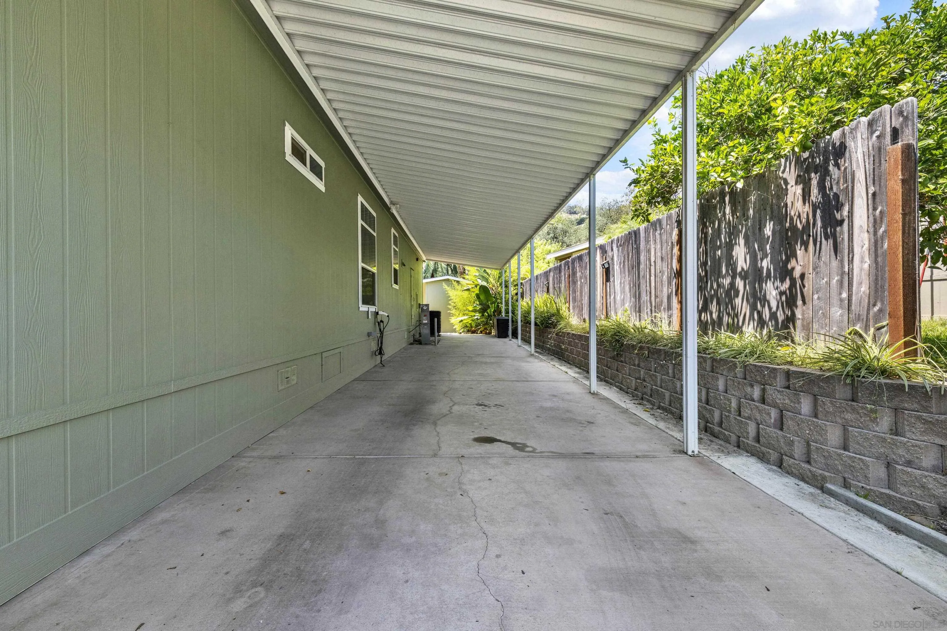 https://cdn.realtyfeed.com/cdn/127/260019481/fa656fa4ced0e4af80d5bb62e2f0c924.webp