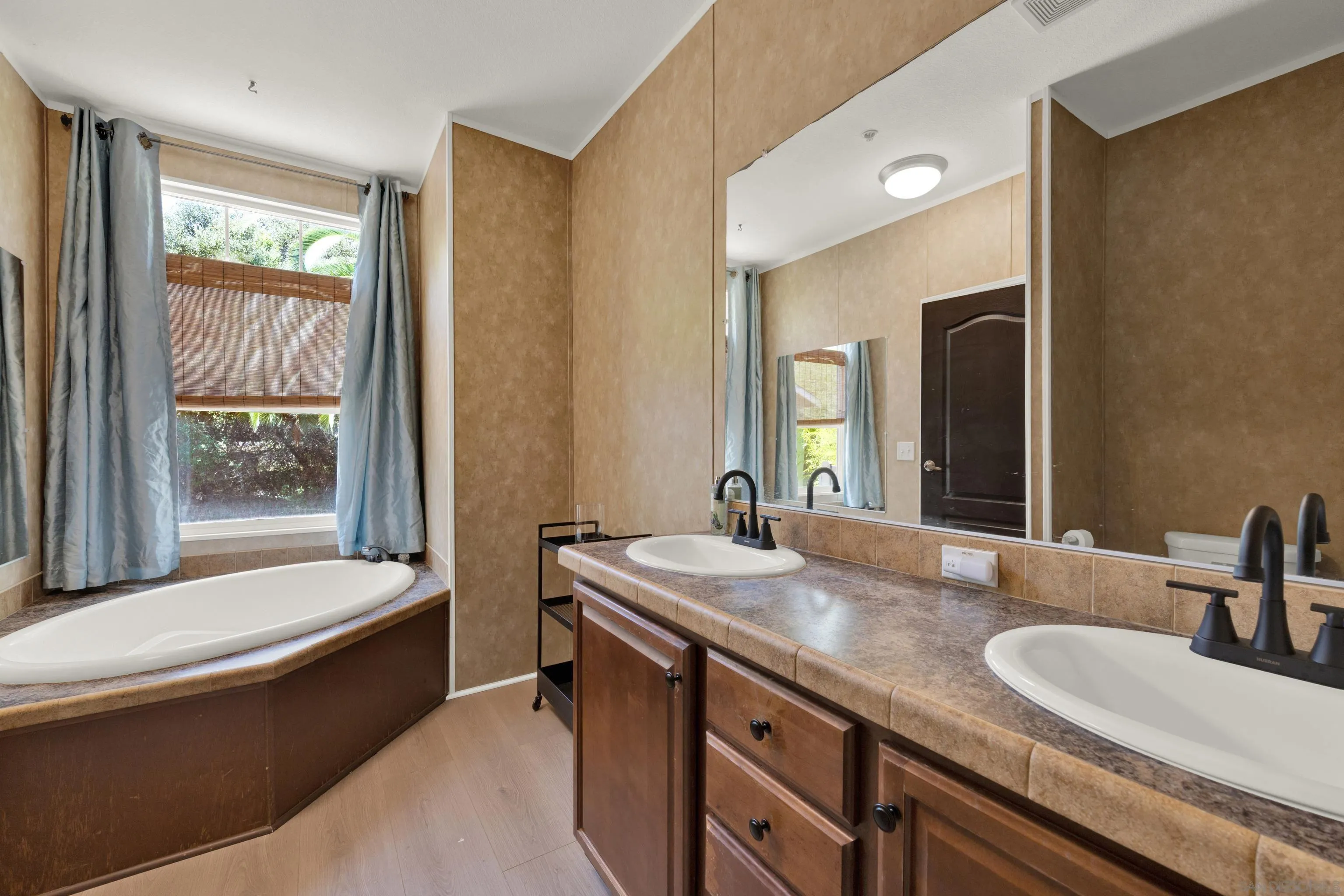 https://cdn.realtyfeed.com/cdn/127/260019481/fd56e2b47a643803e66e820aef698109.webp