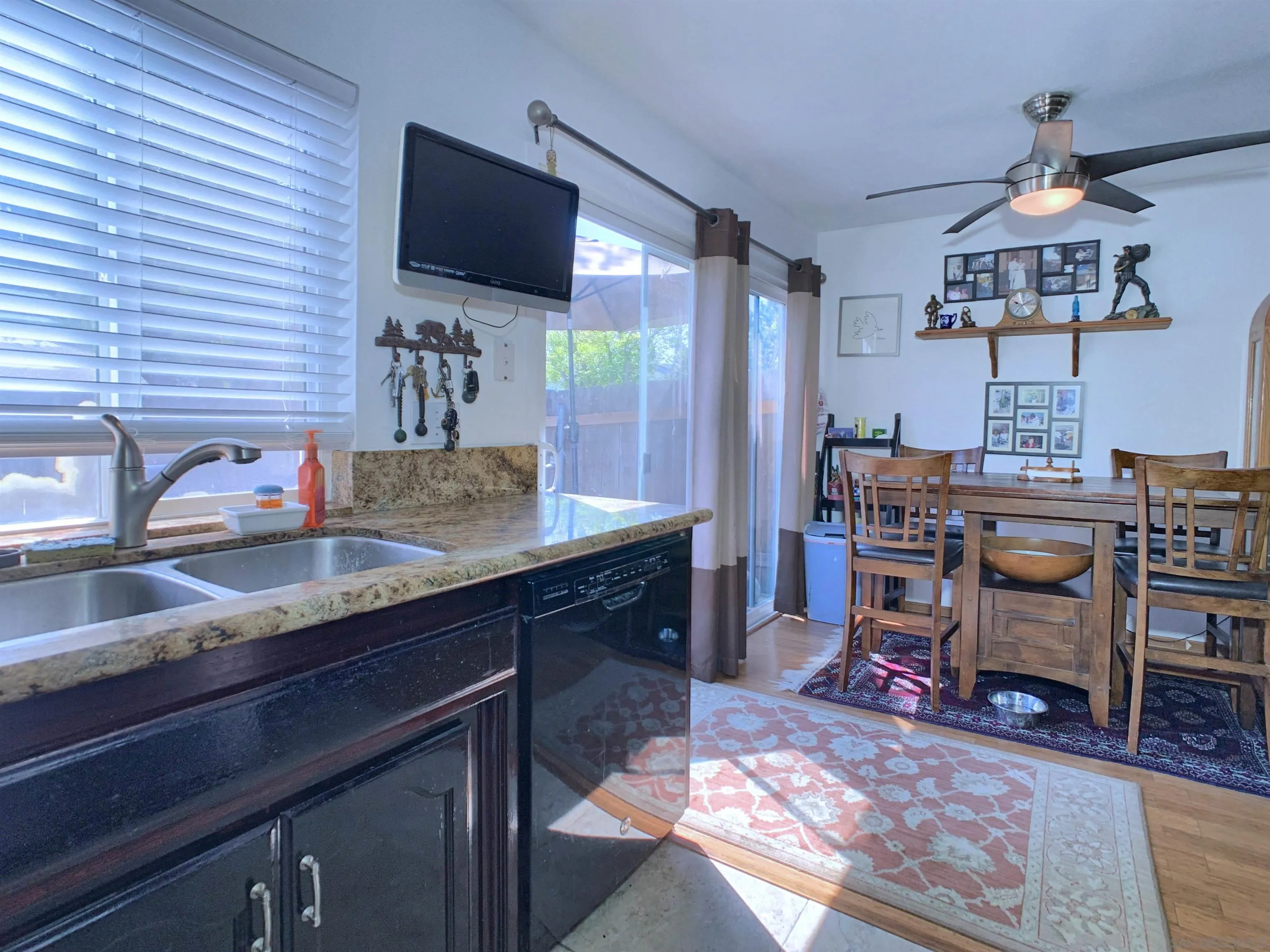 https://cdn.realtyfeed.com/cdn/127/260019483/e9623f3839734327573502a3dd8f76f6.webp