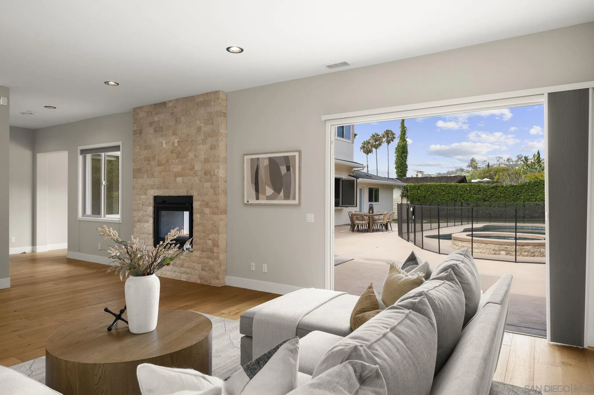 https://cdn.realtyfeed.com/cdn/127/260019485/549c42f981c68c07410143121747ce99.webp