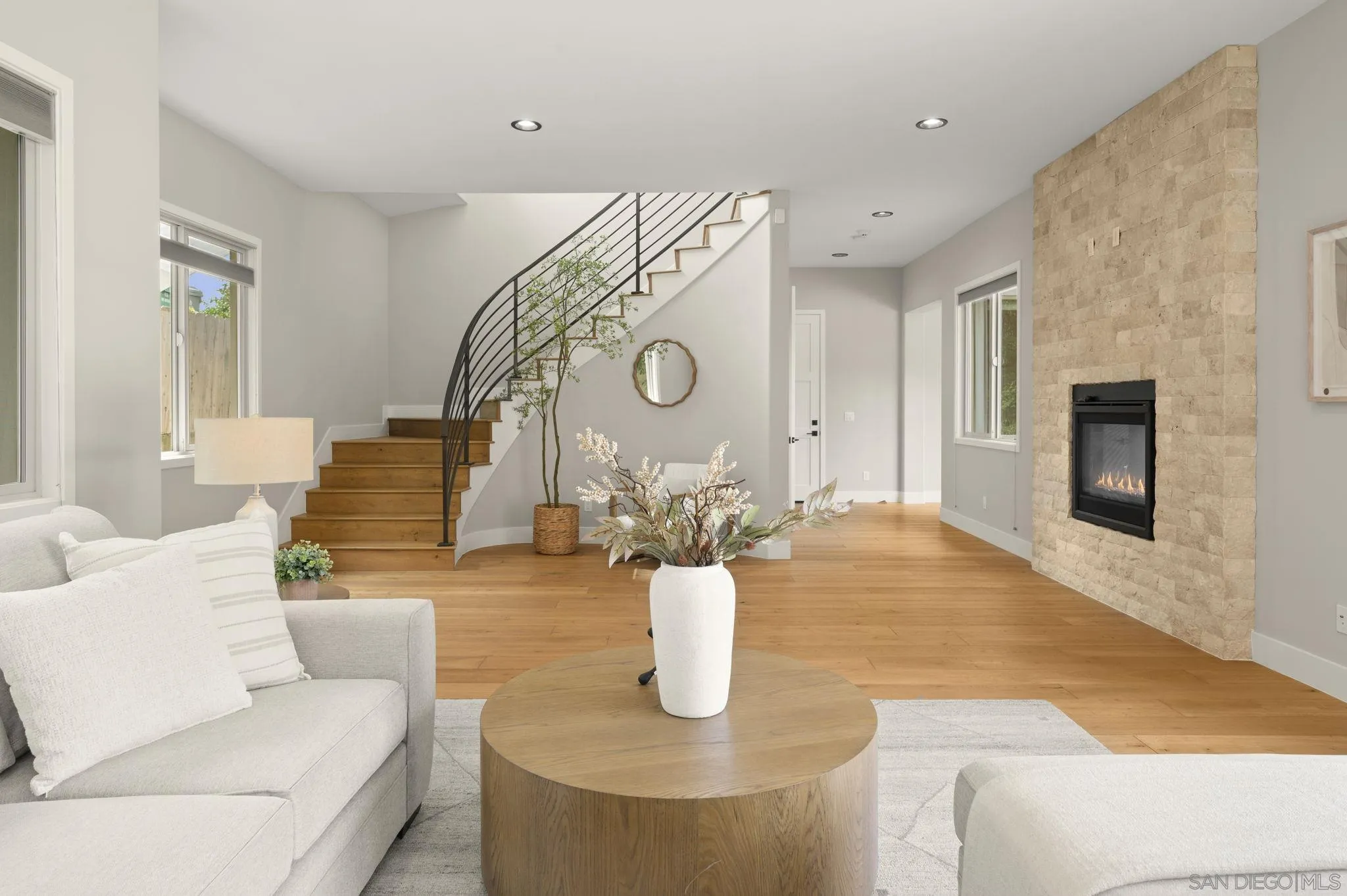 https://cdn.realtyfeed.com/cdn/127/260019485/b1f0832a630f651b6a4f8810d9a84f6d.webp