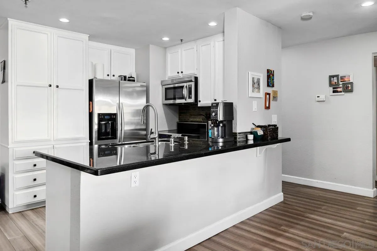 Photo #2: 260019486 Listing: Photo #2