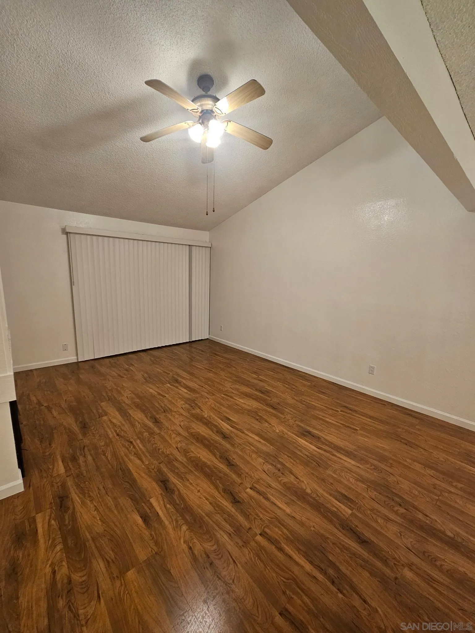 https://cdn.realtyfeed.com/cdn/127/260019492/6f4e8eacdc23493f497540751e943952.webp