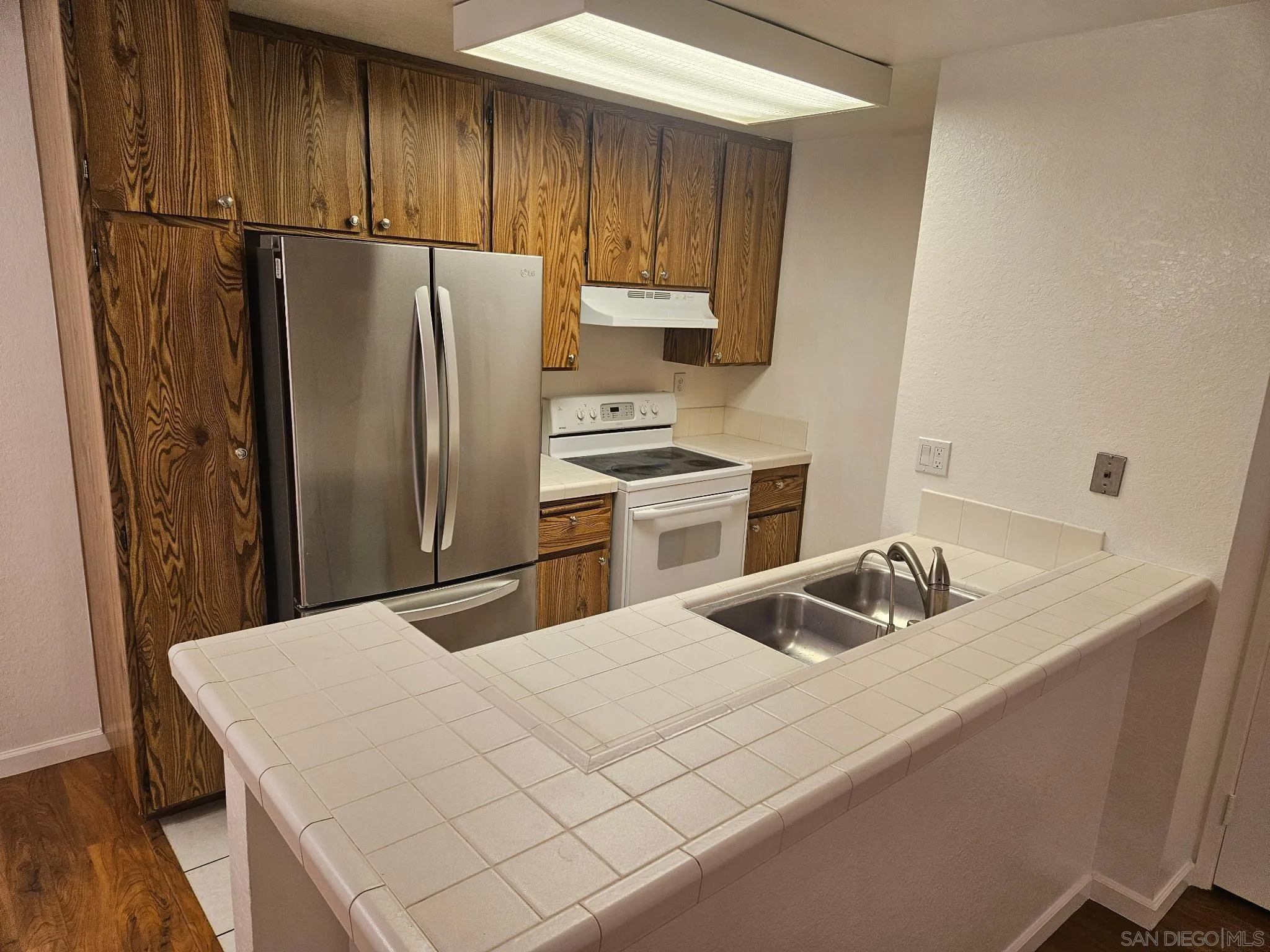 https://cdn.realtyfeed.com/cdn/127/260019492/f07b097ee76a9f860a830c4720bf7189.webp