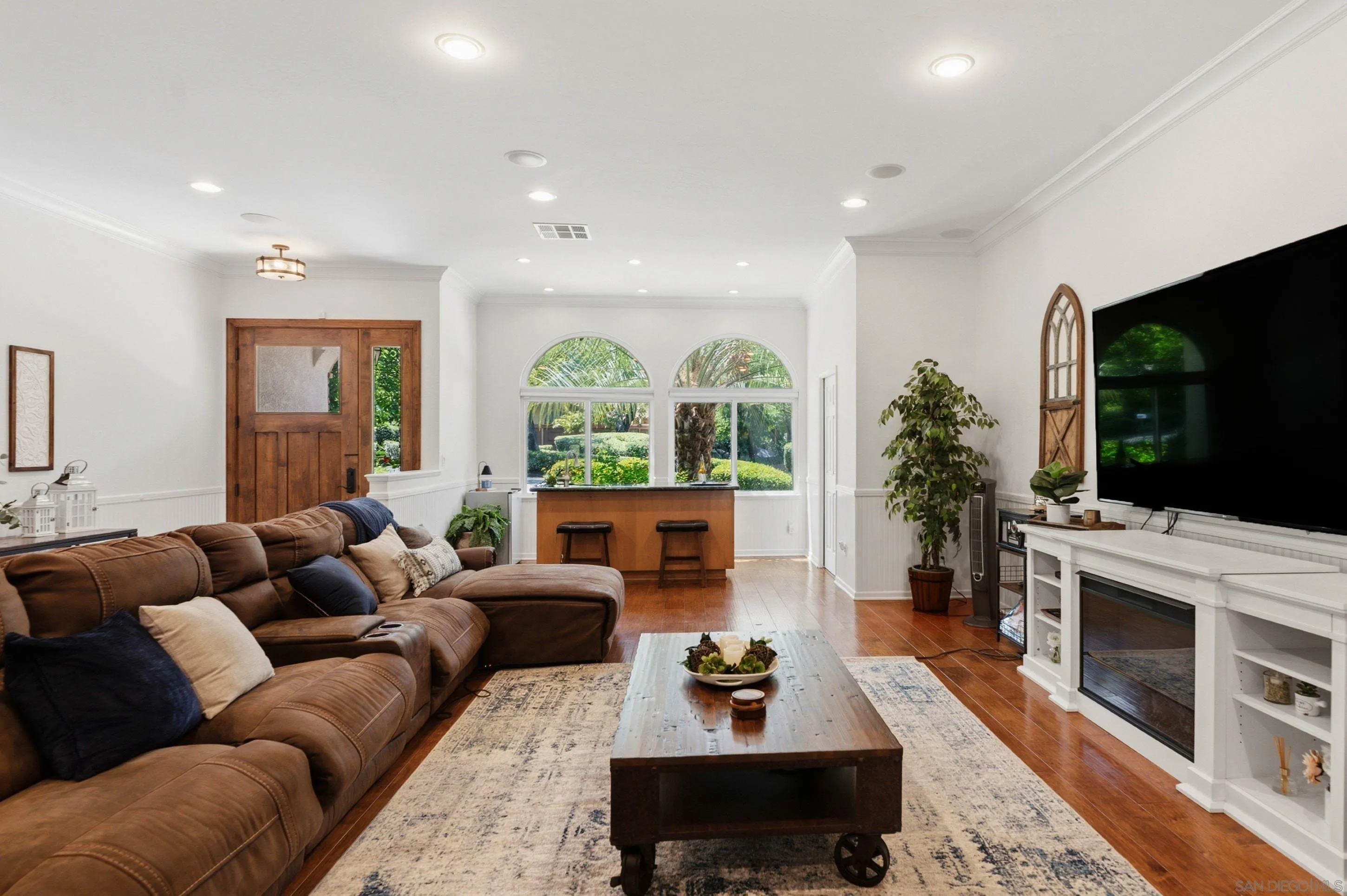 https://cdn.realtyfeed.com/cdn/127/260019496/243b8b5bd1e4996f813bfbf0d3edf2dc.webp
