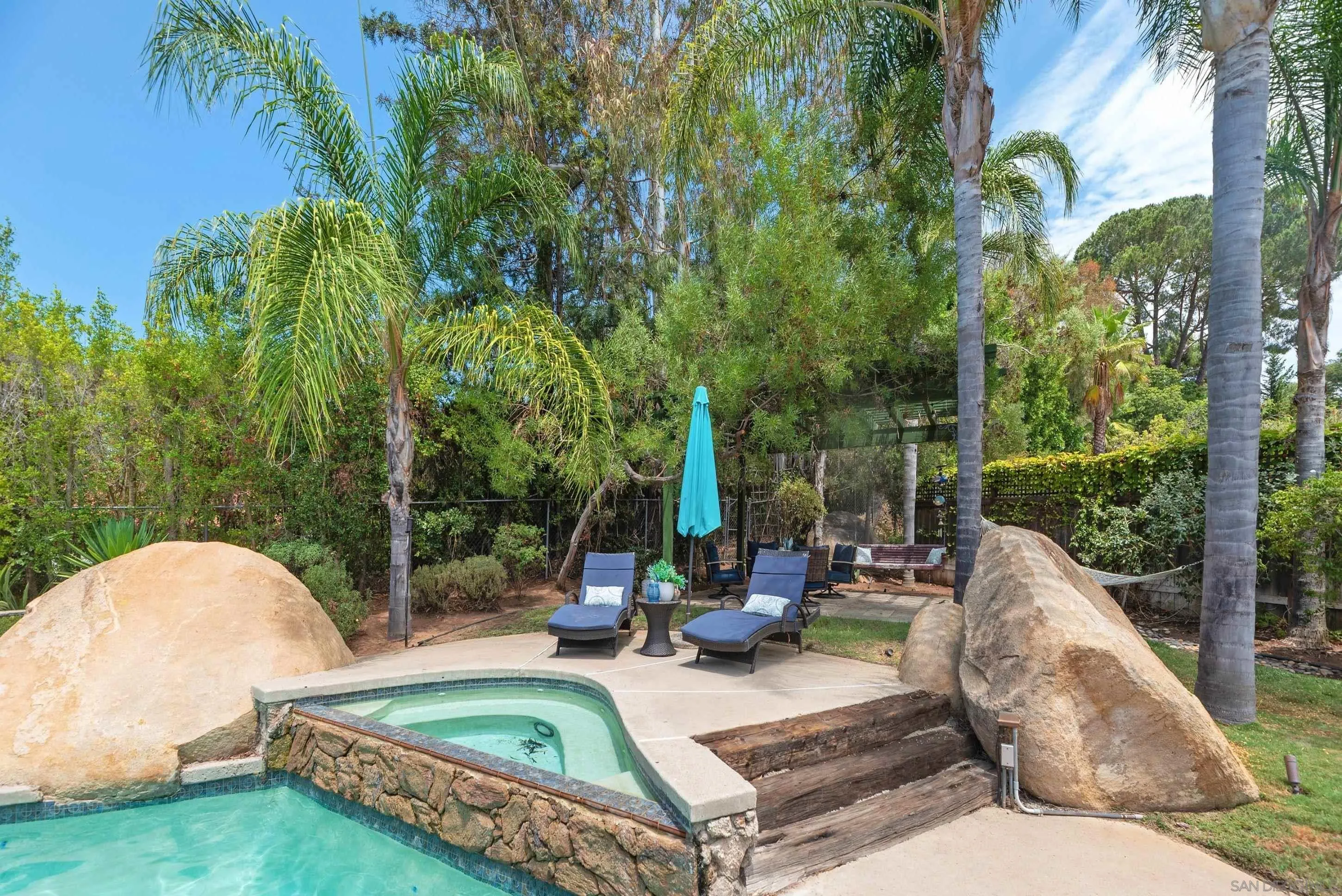 https://cdn.realtyfeed.com/cdn/127/260019496/38fa1810343814973b01a2b49d8ce585.webp