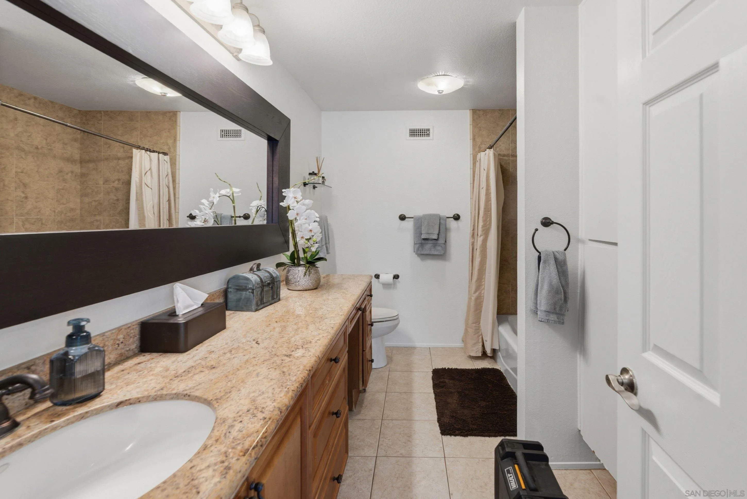 https://cdn.realtyfeed.com/cdn/127/260019496/417ac0f0d7a292b94183d6c12b1acbf9.webp