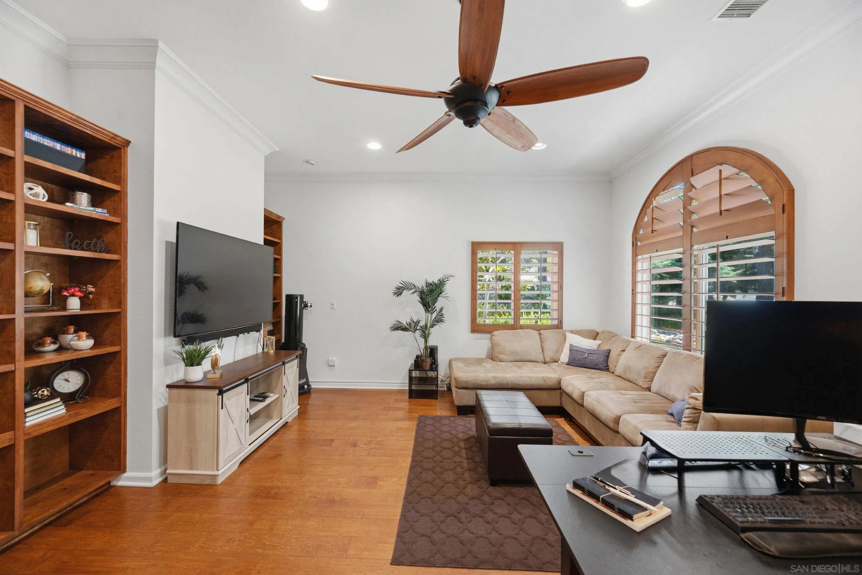 https://cdn.realtyfeed.com/cdn/127/260019496/8cd302742a7328872e0f1dccf26a7c81.webp
