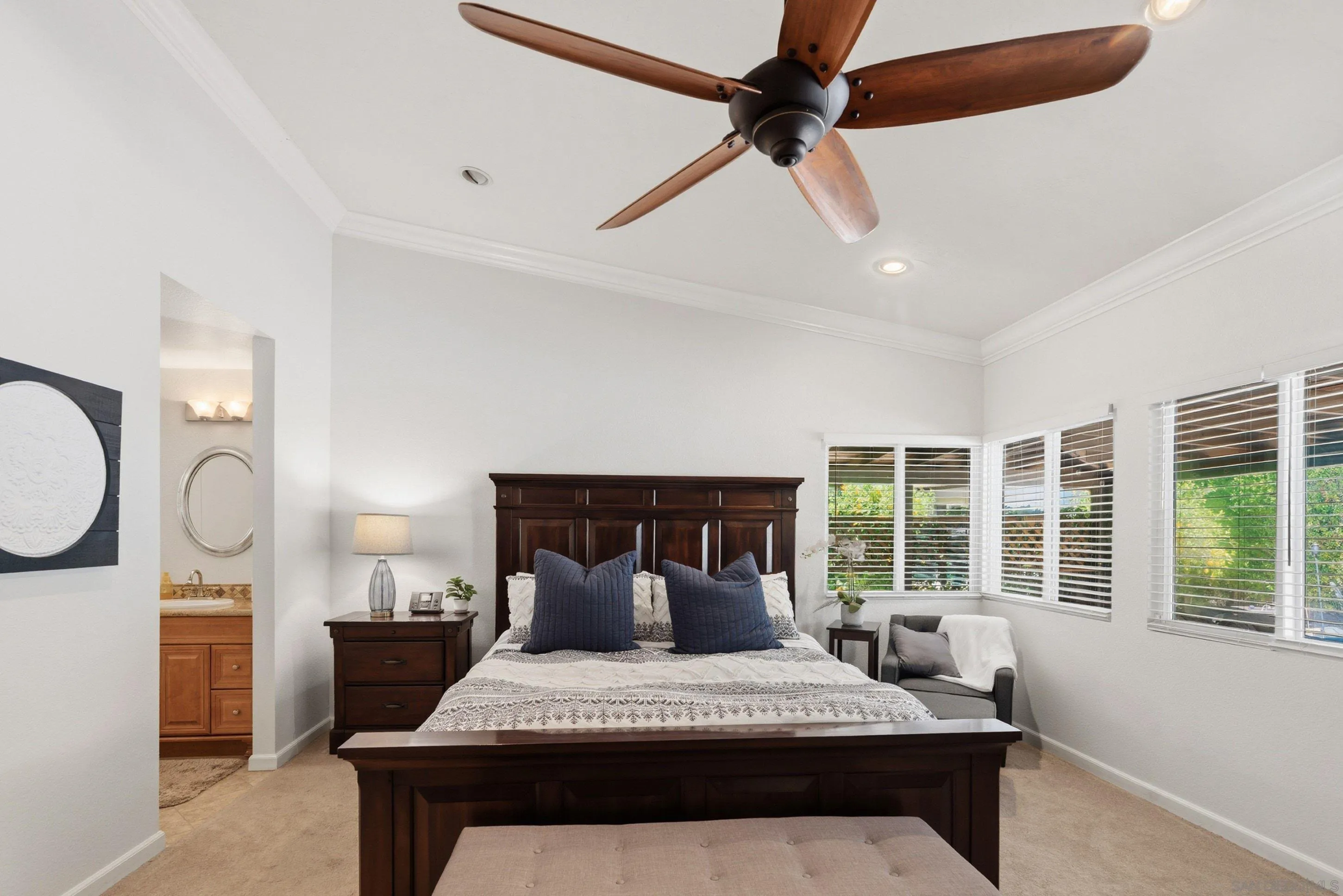 https://cdn.realtyfeed.com/cdn/127/260019496/bed20bc0f1ccb187485ae0ab580ca333.webp