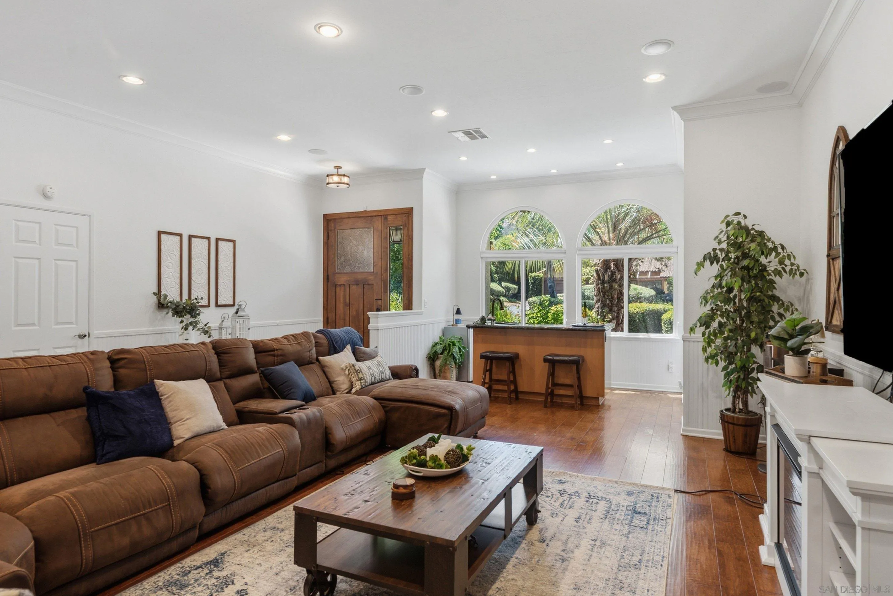 https://cdn.realtyfeed.com/cdn/127/260019496/c2677bd10a61d20fbf2f413db80e3046.webp