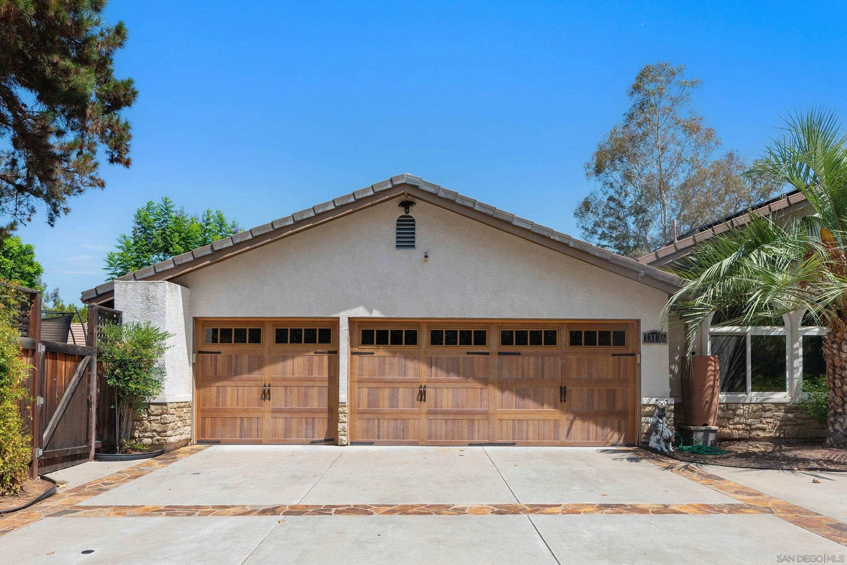 https://cdn.realtyfeed.com/cdn/127/260019496/cfaa18e4e540b5f4d28d56da1406cc58.webp