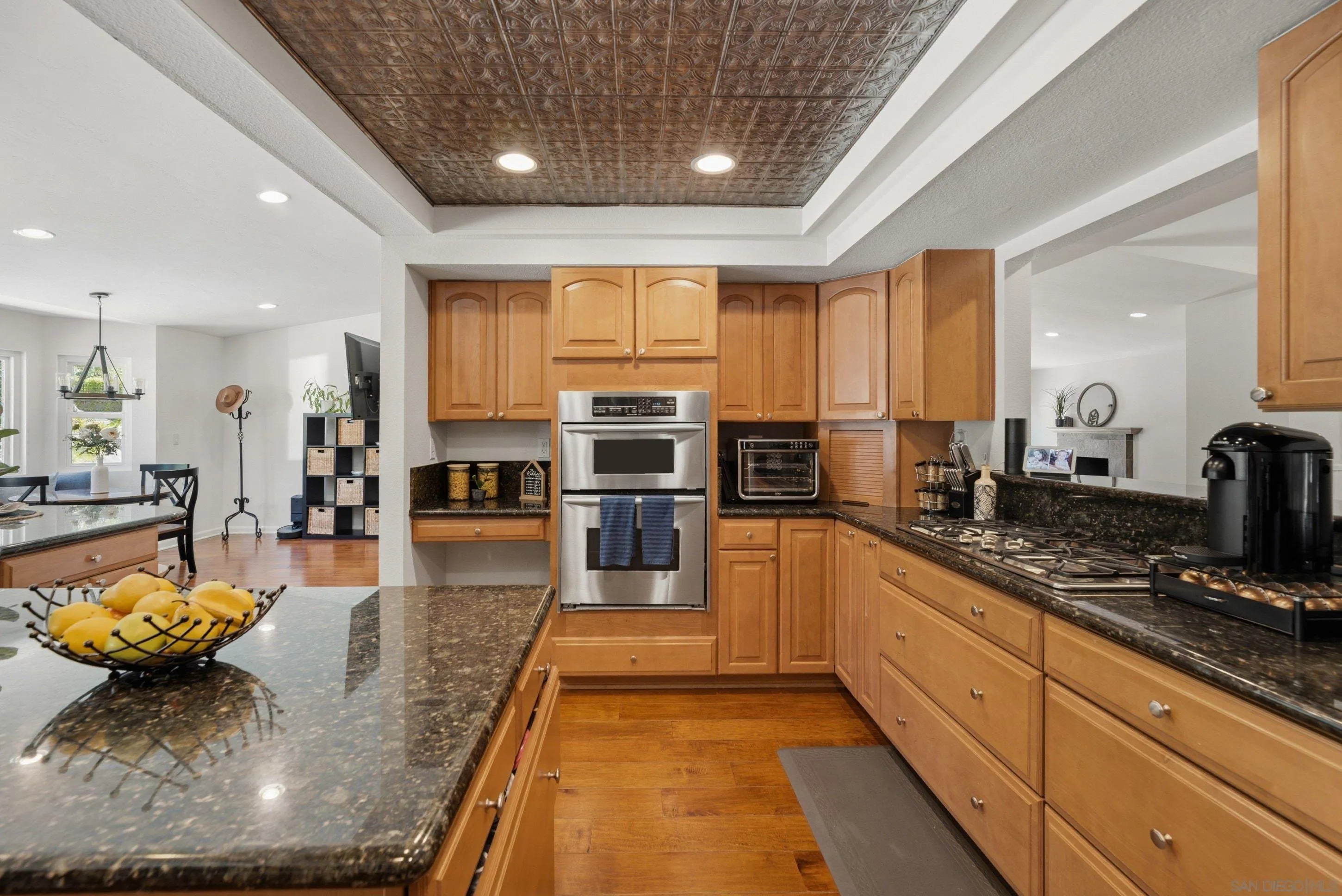 https://cdn.realtyfeed.com/cdn/127/260019496/d51718b2f9ac68c44340a38a8a9a358b.webp