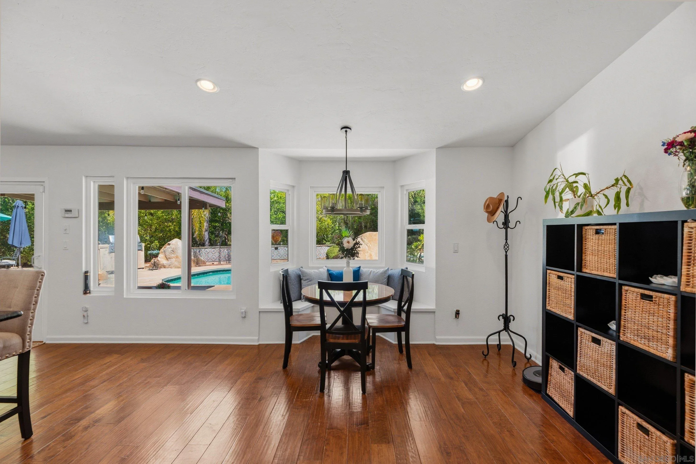 https://cdn.realtyfeed.com/cdn/127/260019496/d5e9d25e802a4280b22f77740f228763.webp