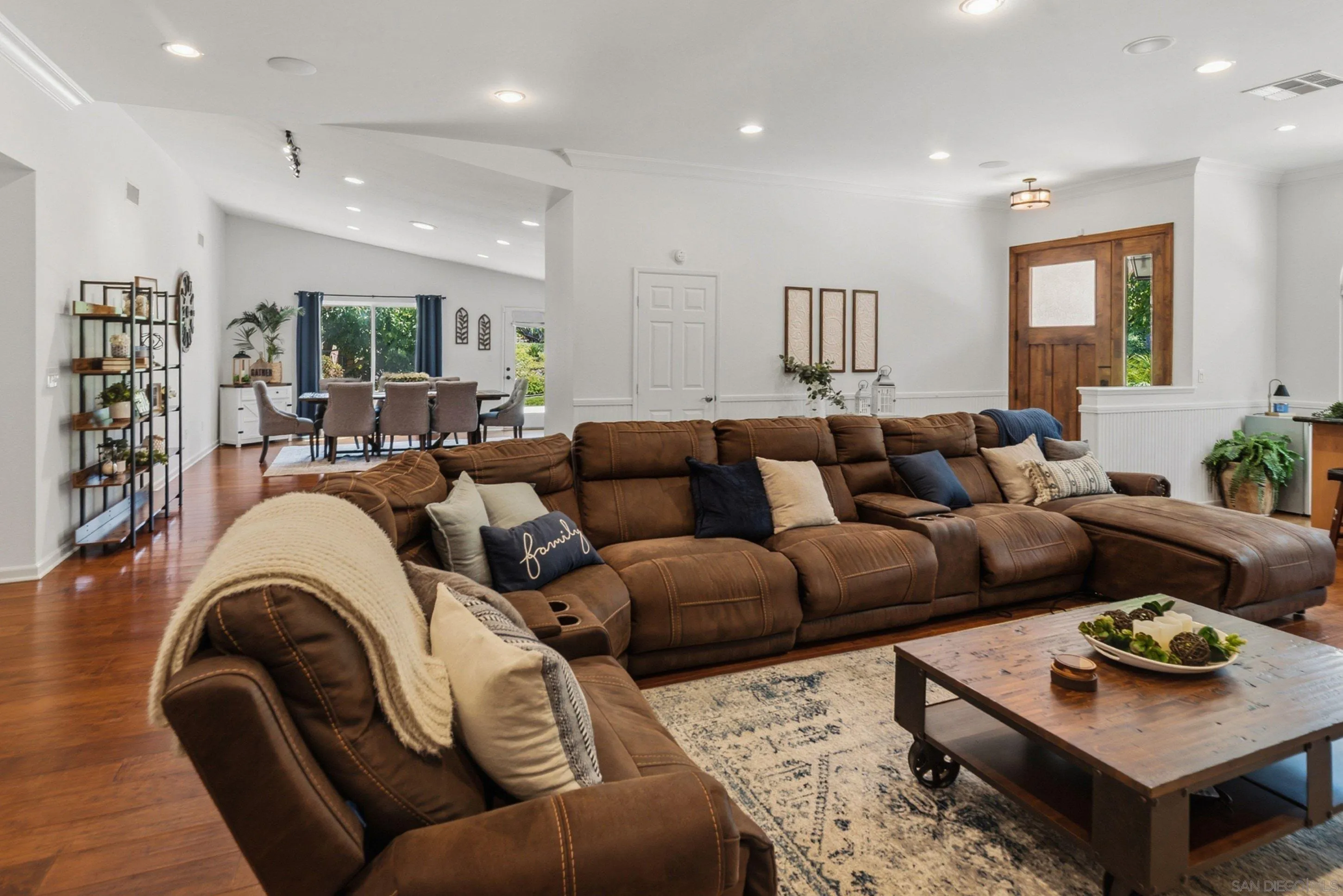 https://cdn.realtyfeed.com/cdn/127/260019496/d624f1d91ba14c444acc54ff51c84928.webp