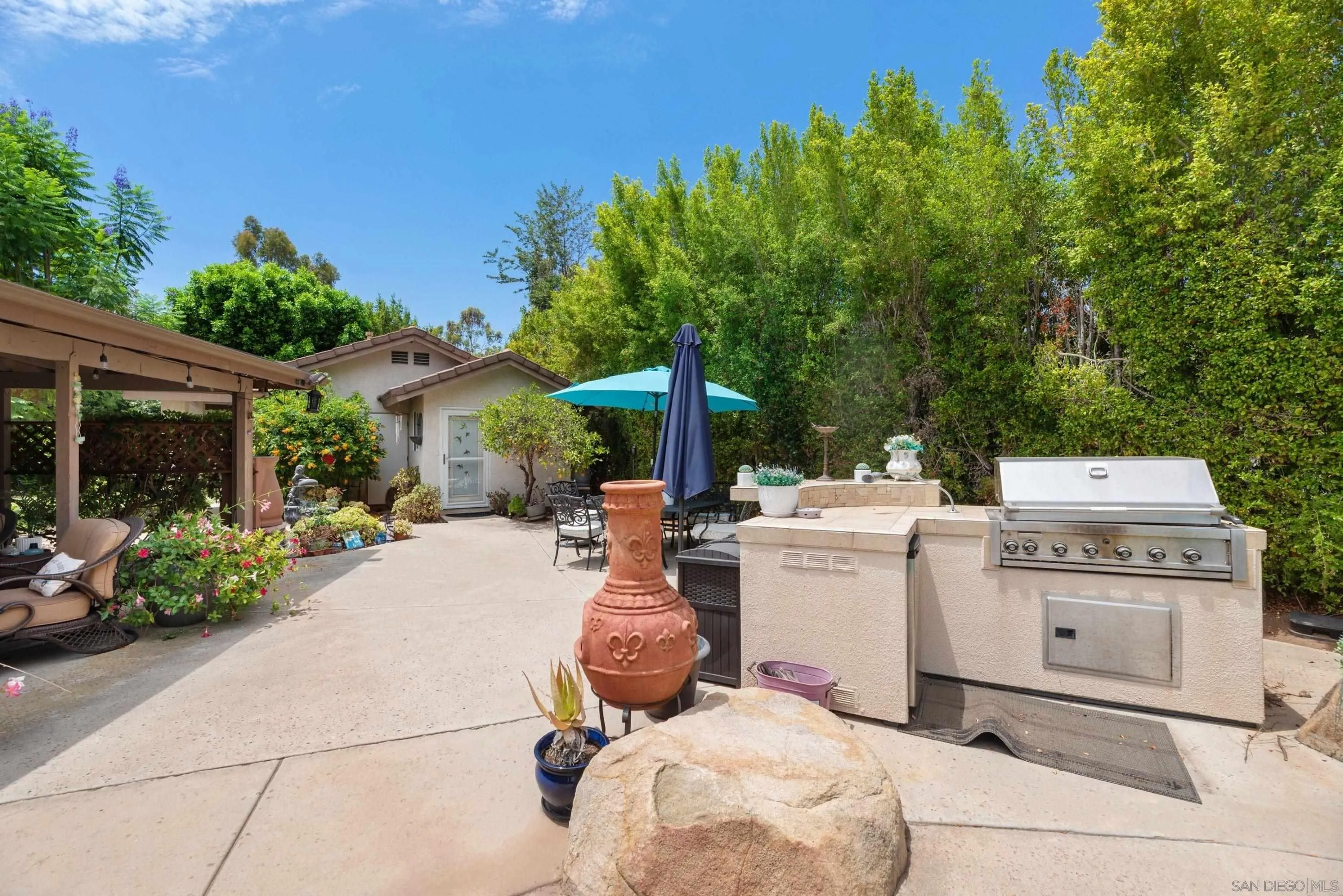 https://cdn.realtyfeed.com/cdn/127/260019496/e7185c563f35a3e9d7d3e429e9698c46.webp
