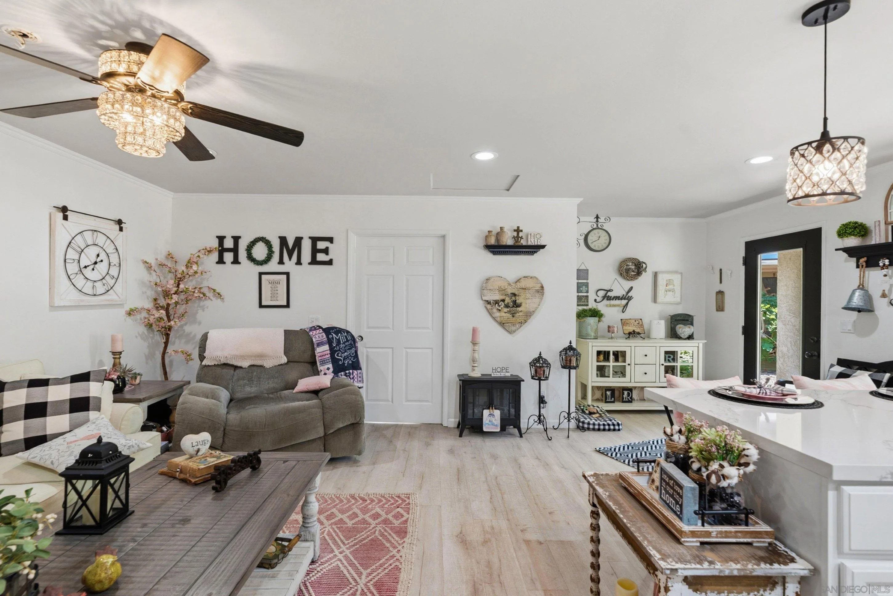 https://cdn.realtyfeed.com/cdn/127/260019496/fd2c6573afd78ac41f08db4c55dbadeb.webp