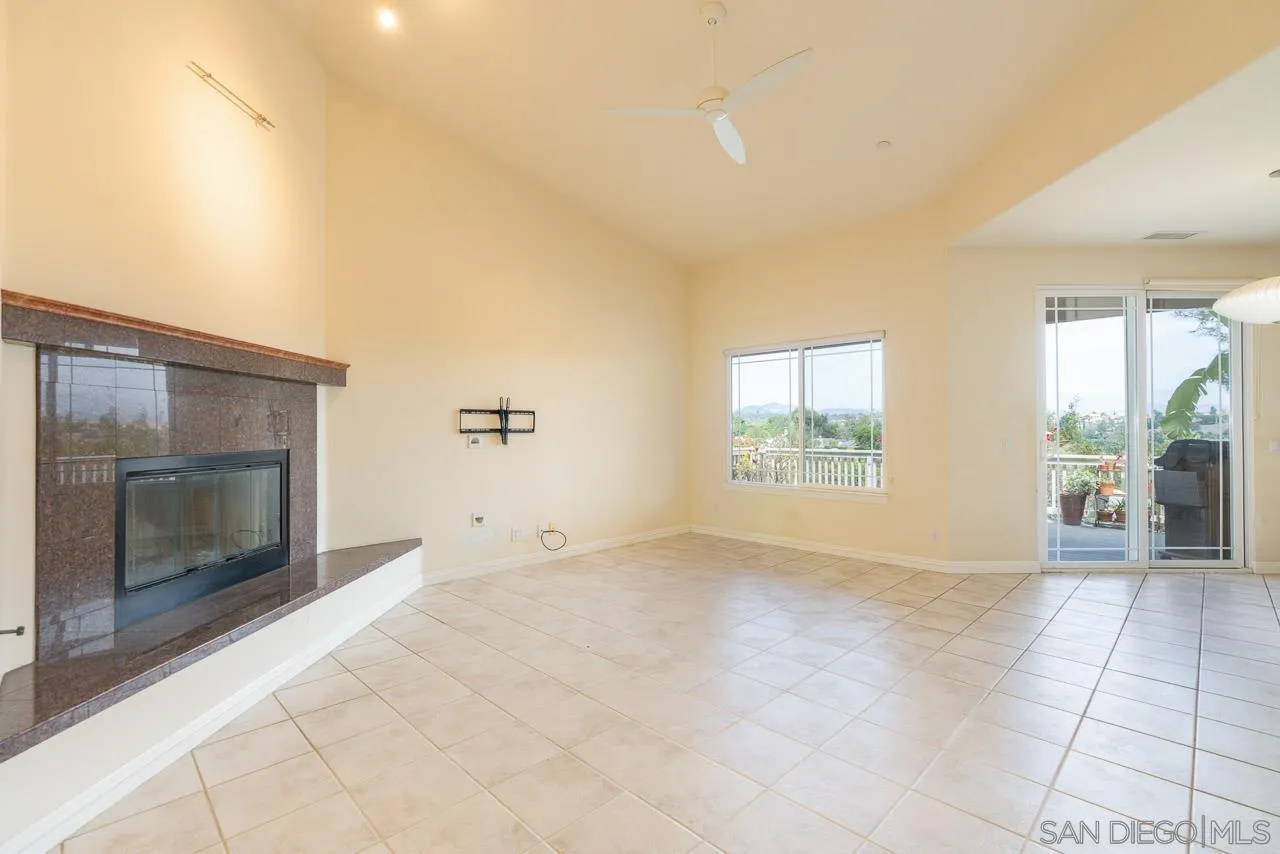 613 Carnation Lane, Fallbrook, CA 92028 - Photo 3 of 26, Fallbrook, CA