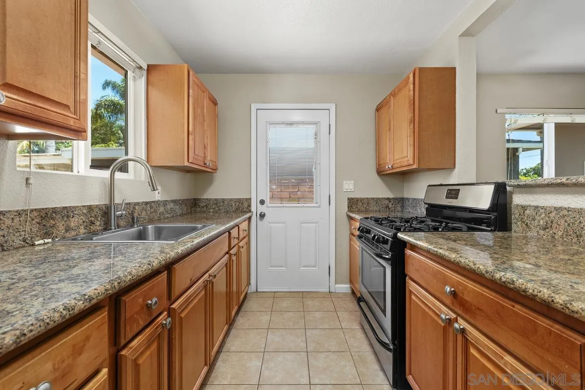 https://cdn.realtyfeed.com/cdn/127/260019505/23fe1a01cc5c777e7ea618c8d35293be.webp